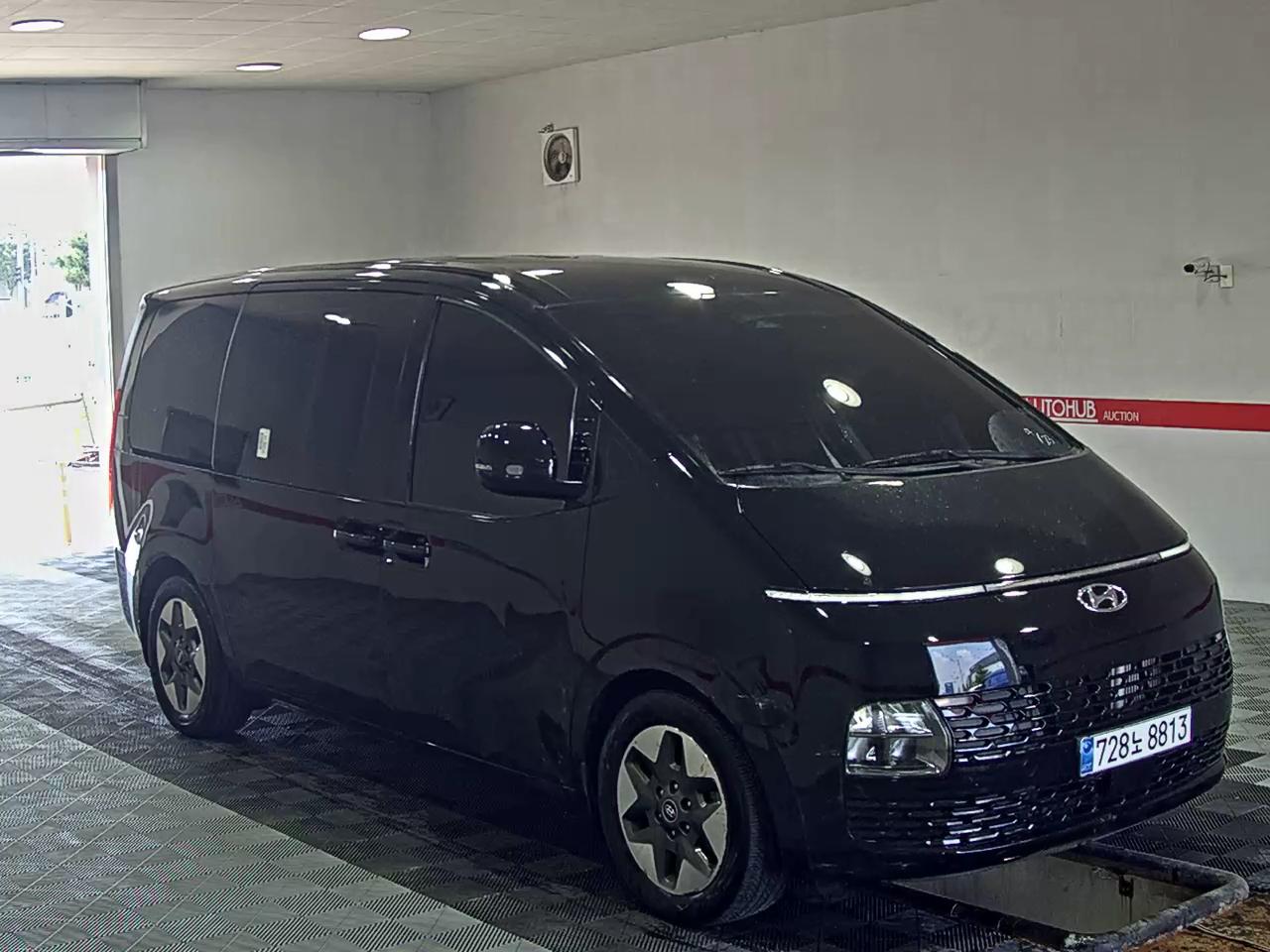 2023 - hyundai staria