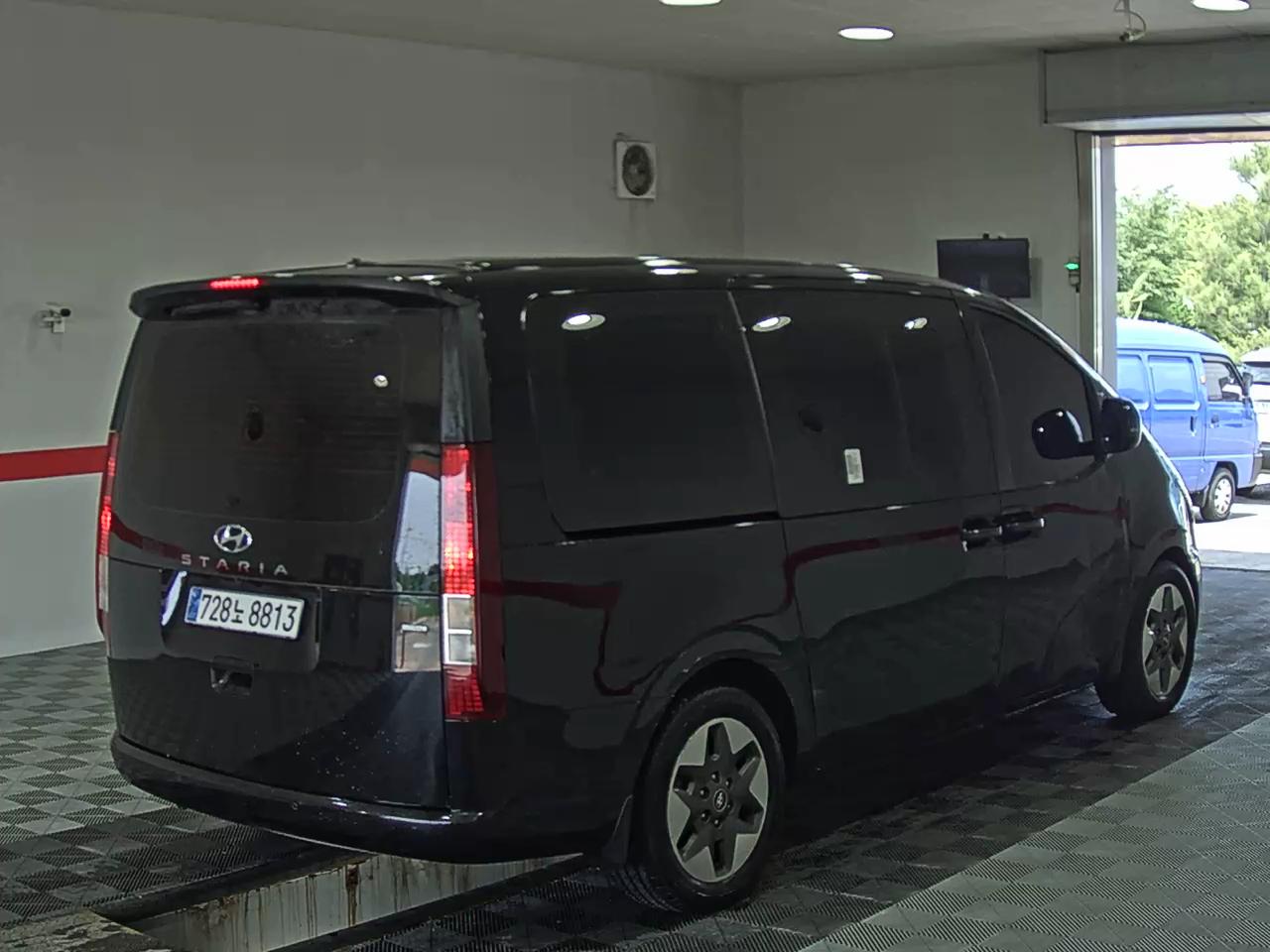 2023 - hyundai staria