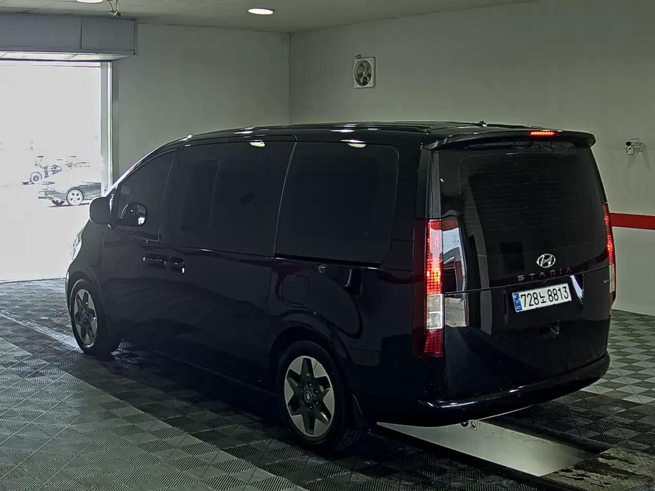 2023 - hyundai staria