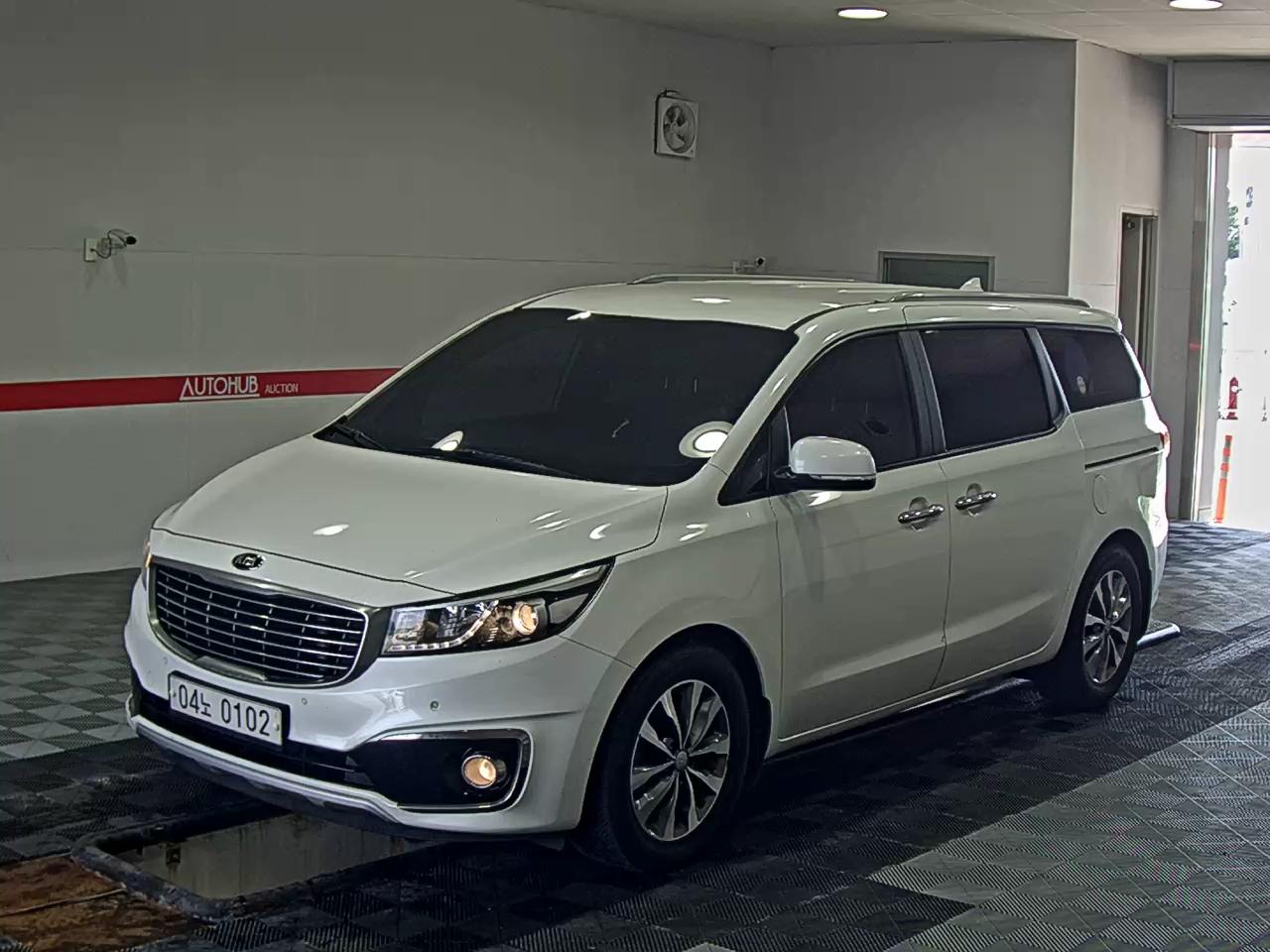 KIA CARNIVAL