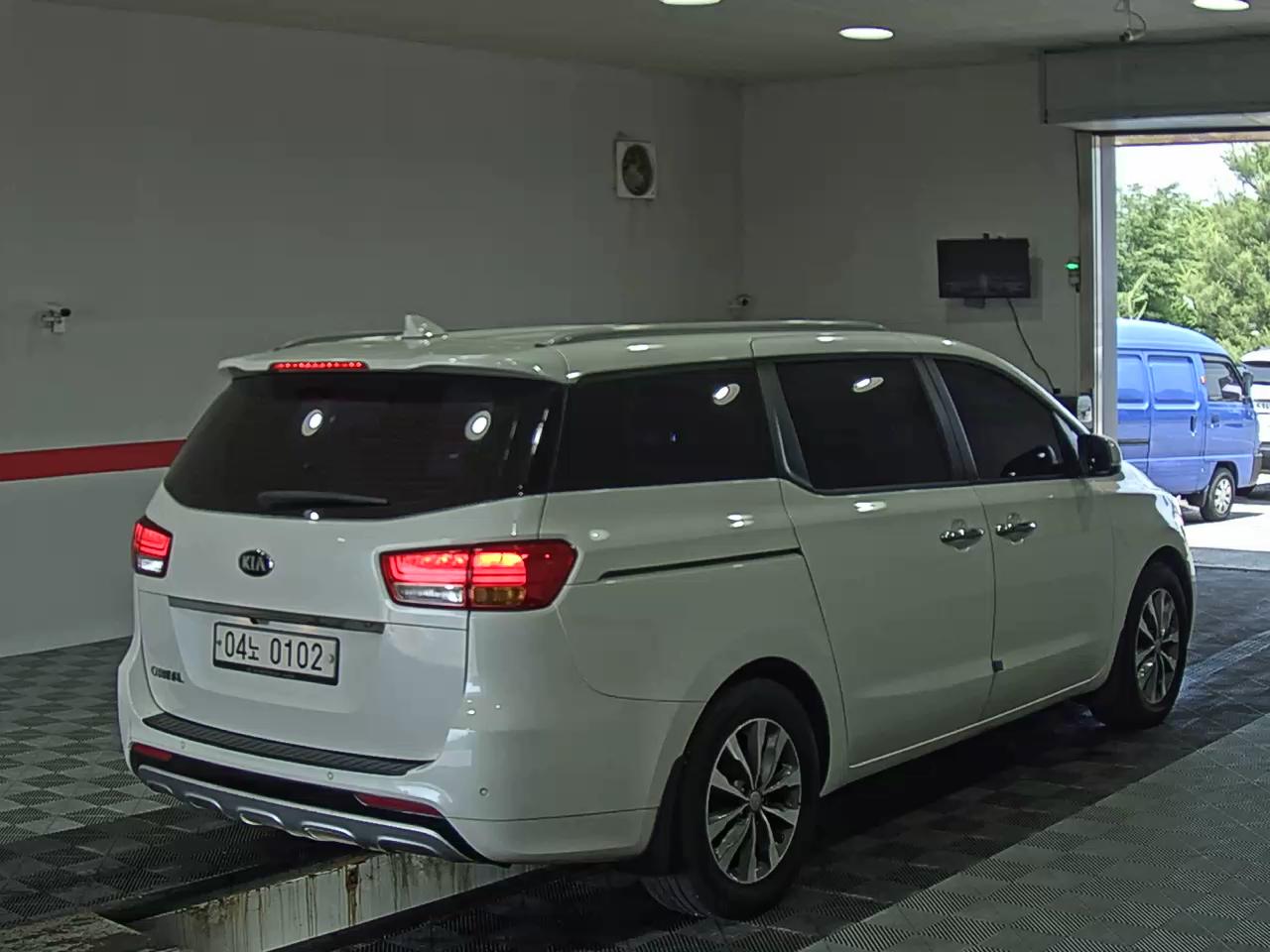 2016 - kia carnival