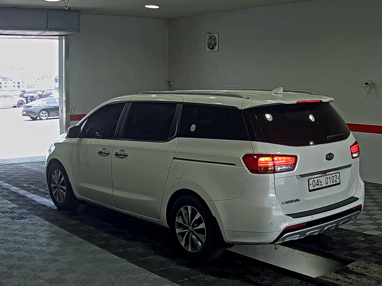 2016 - kia carnival
