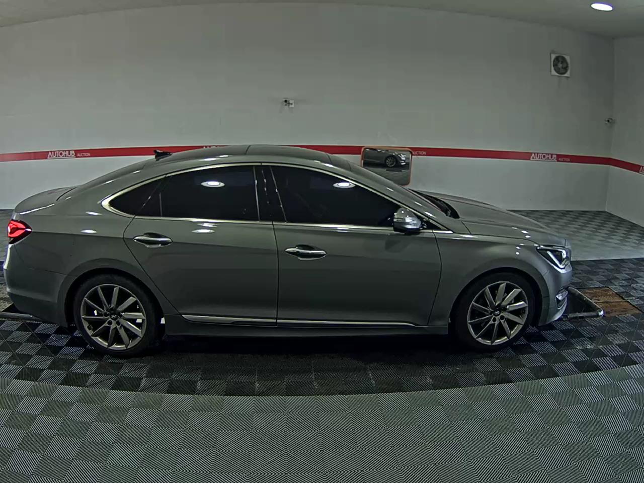 2017 - hyundai aslan