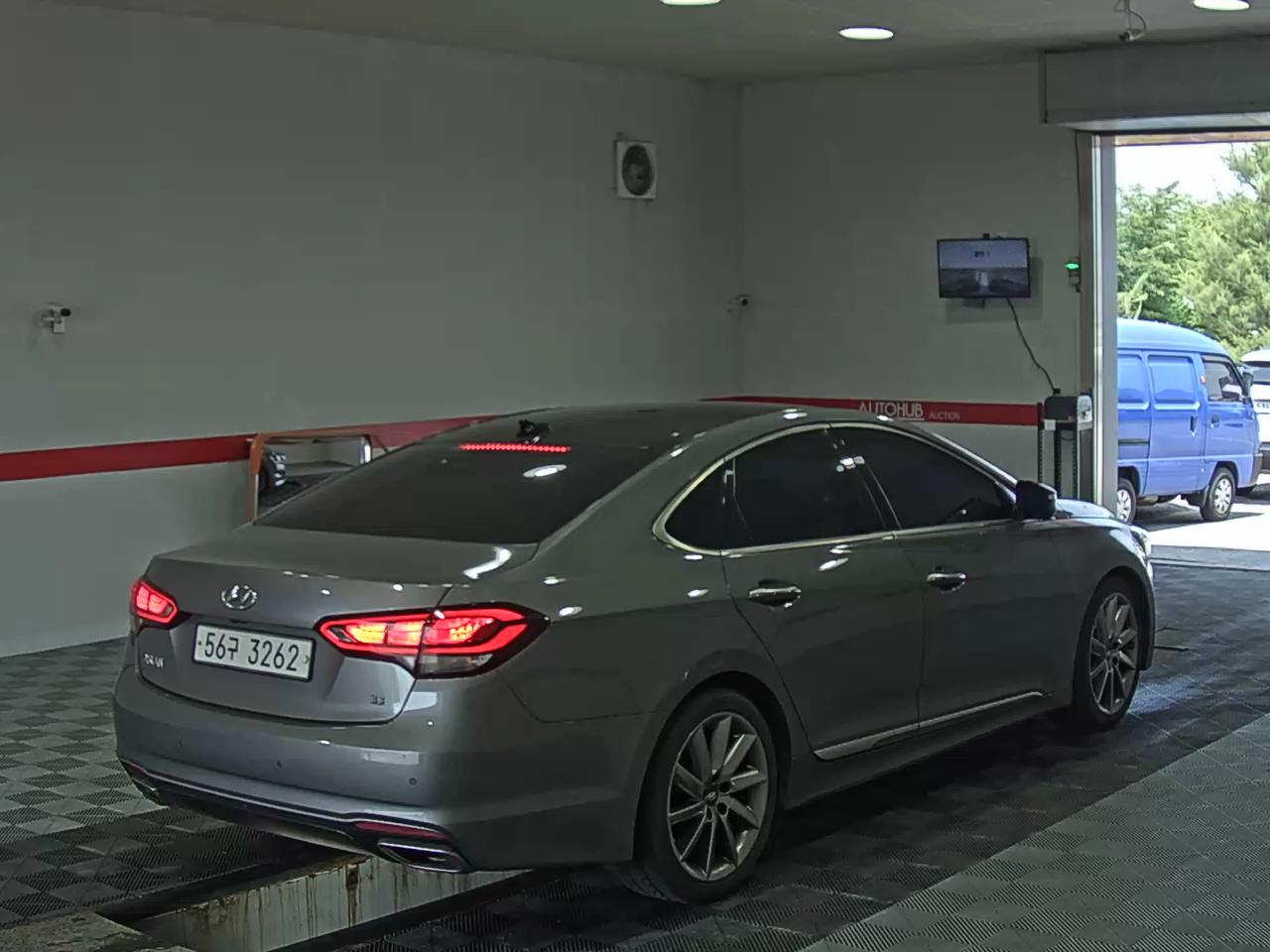 2017 - hyundai aslan