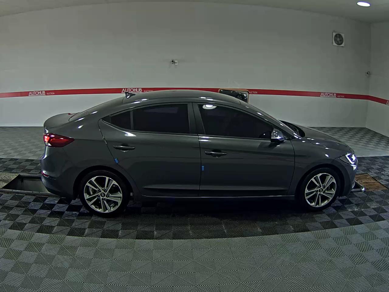 2018 - hyundai avante