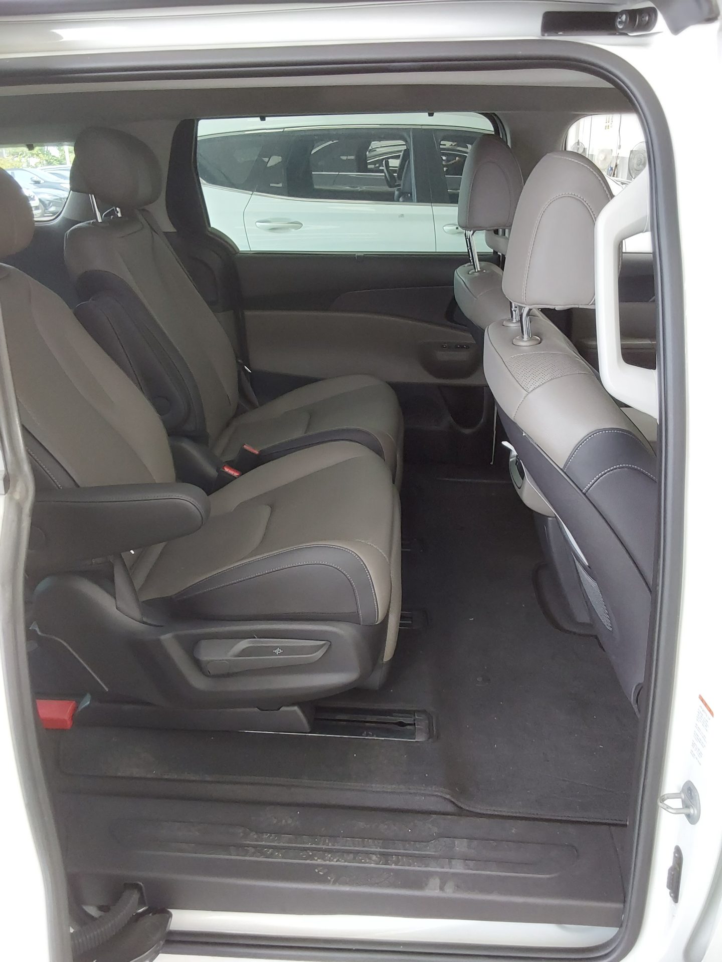 2025 - kia carnival