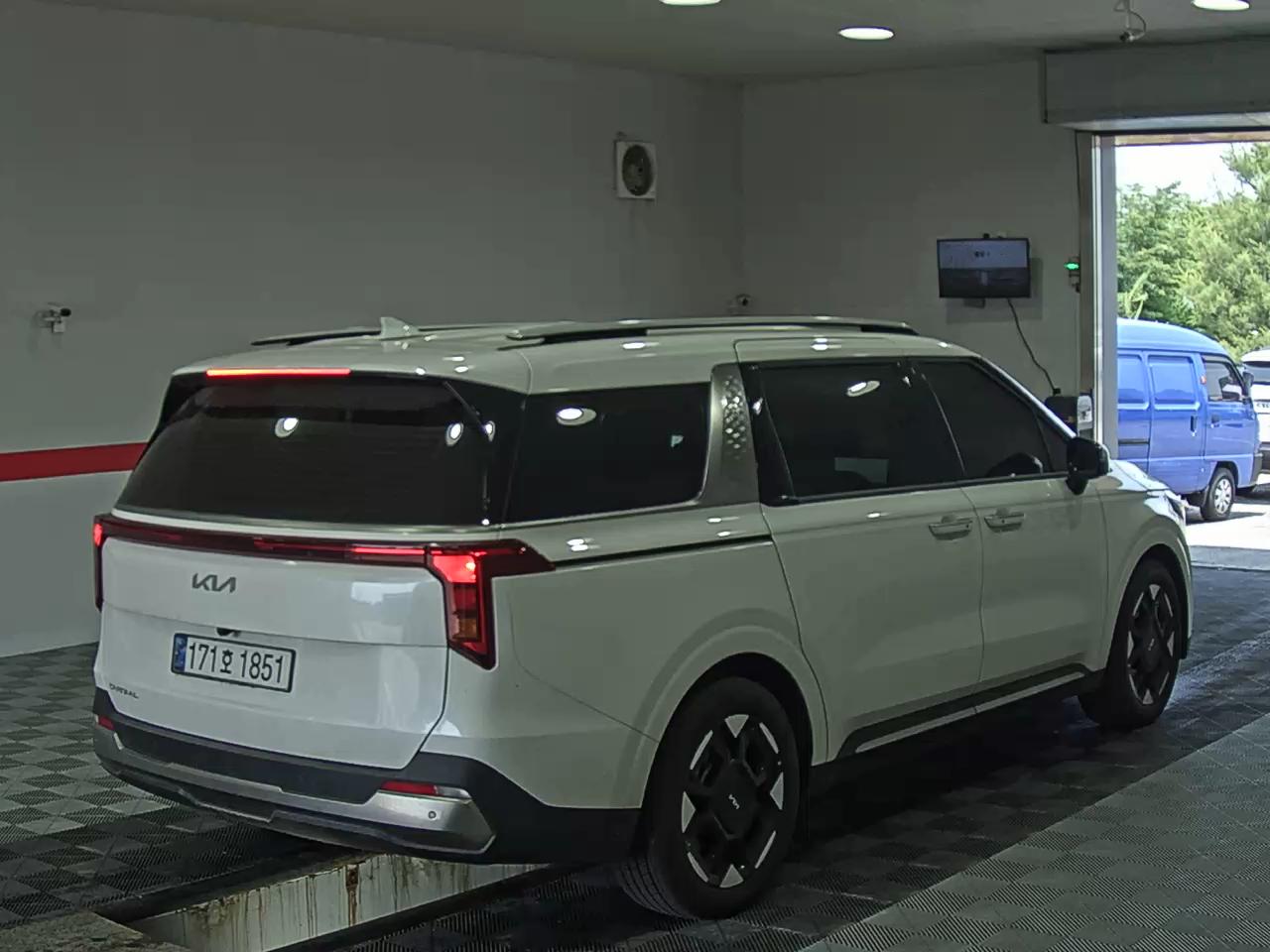 2025 - kia carnival