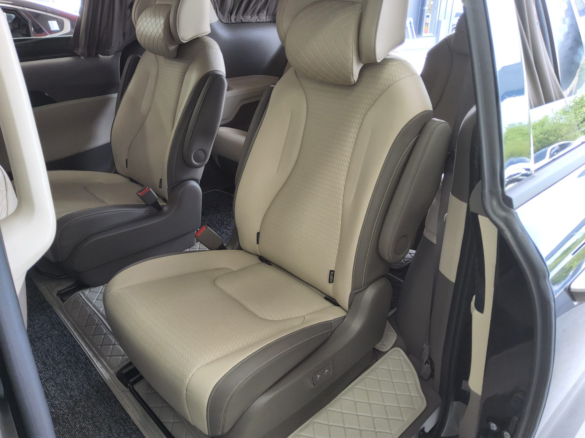 2025 - kia carnival