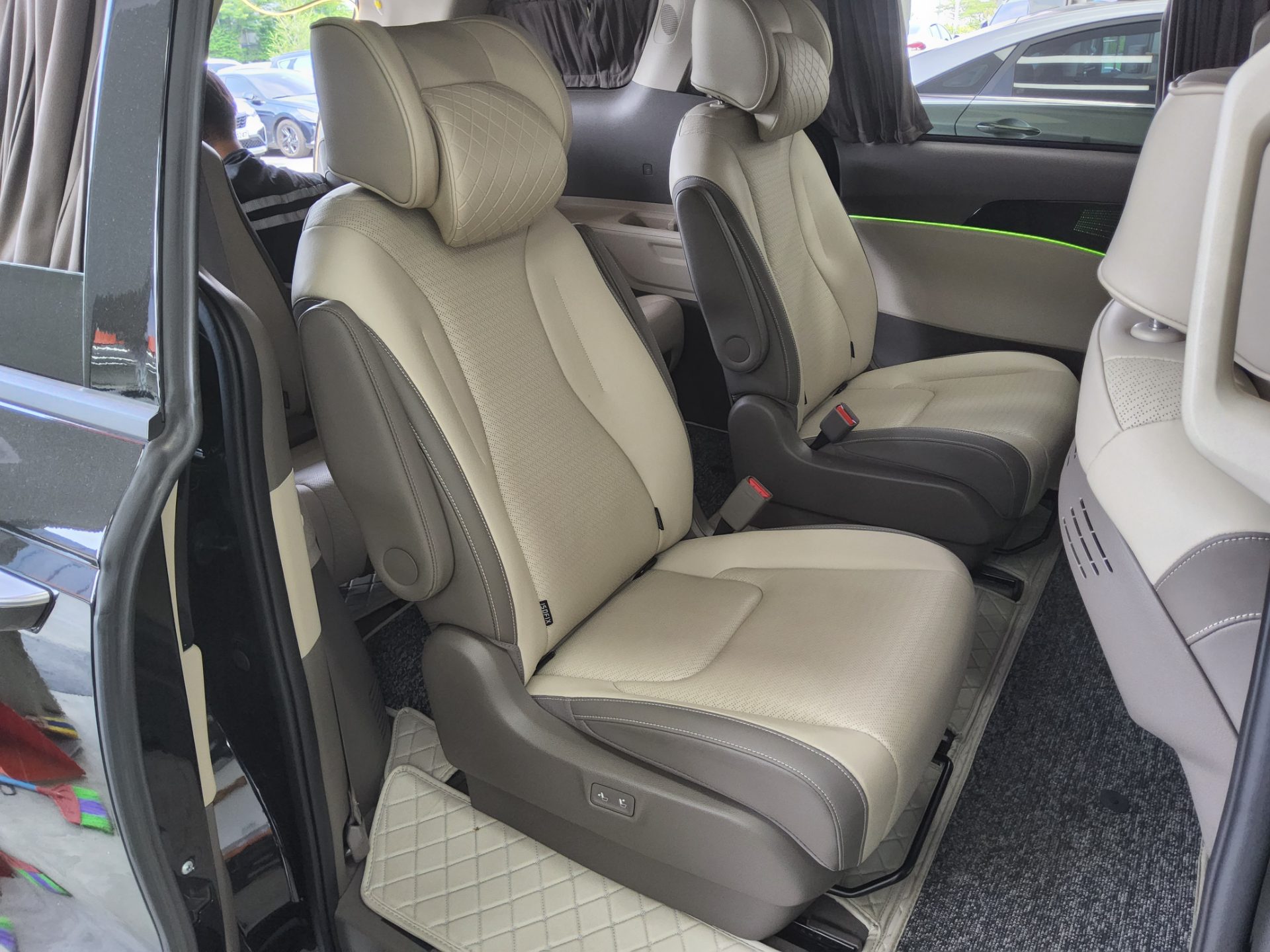 2025 - kia carnival