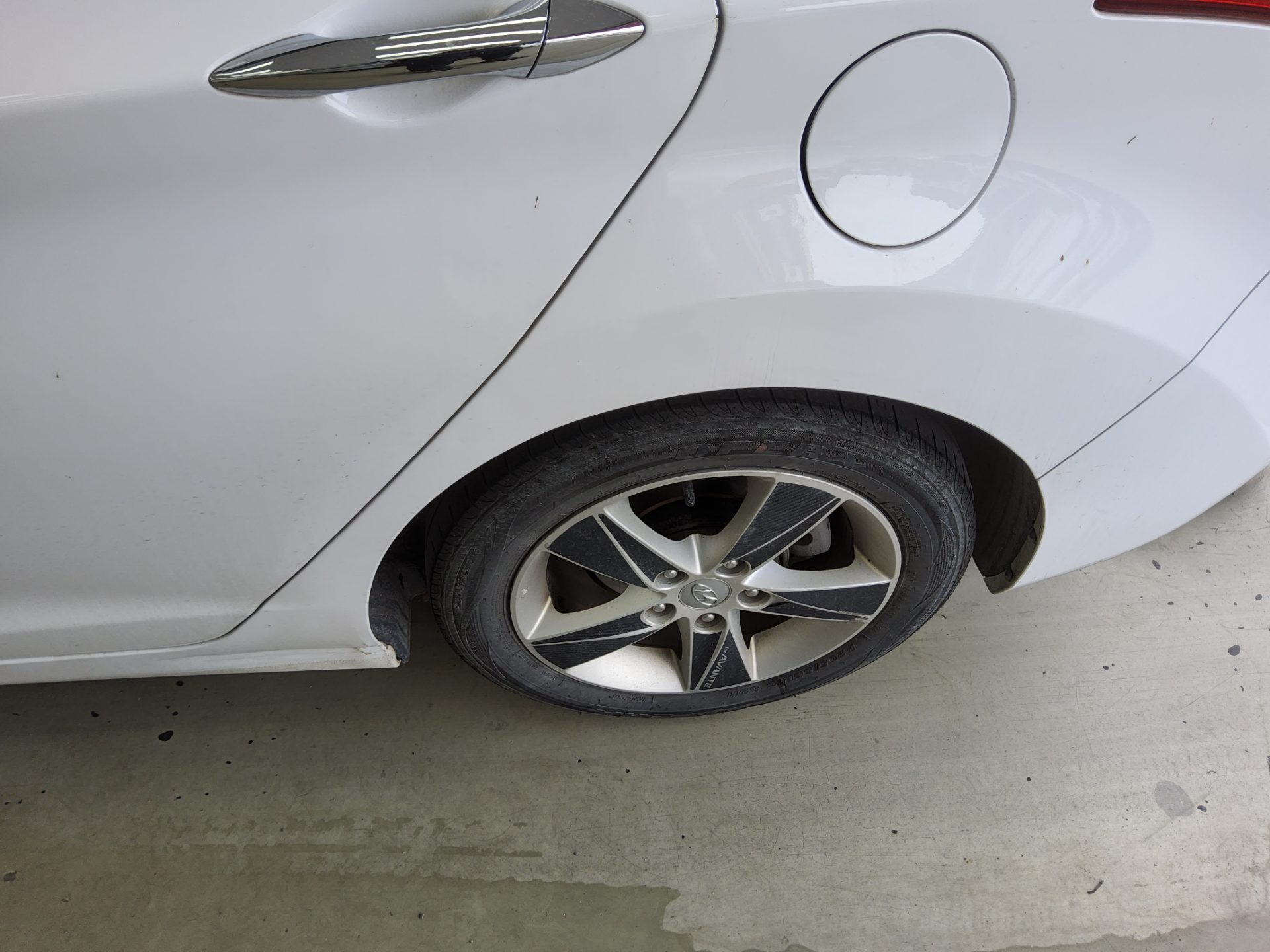 2012 - hyundai avante