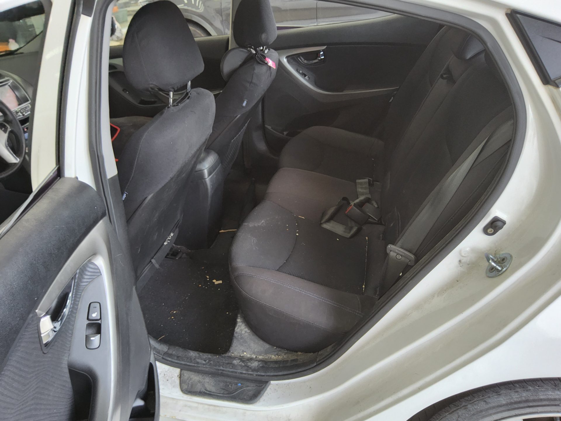 2012 - hyundai avante