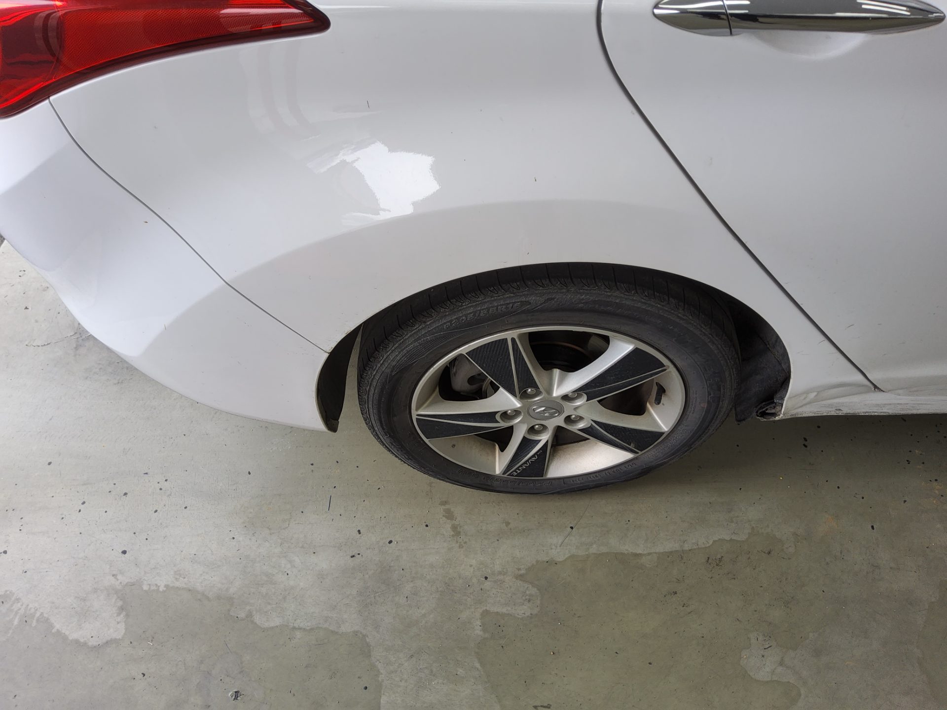 2012 - hyundai avante