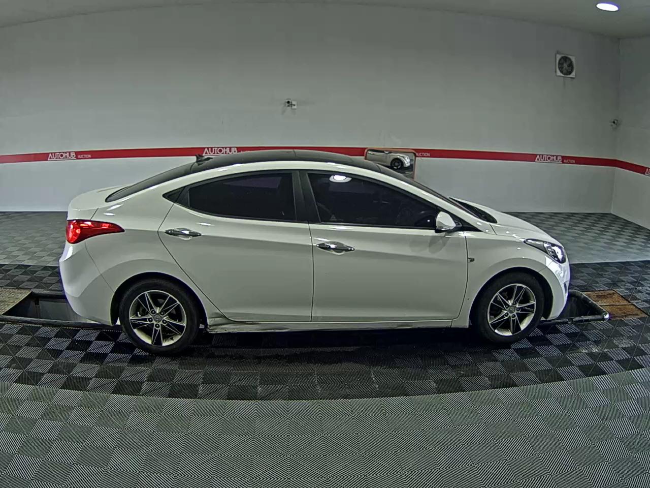 2012 - hyundai avante