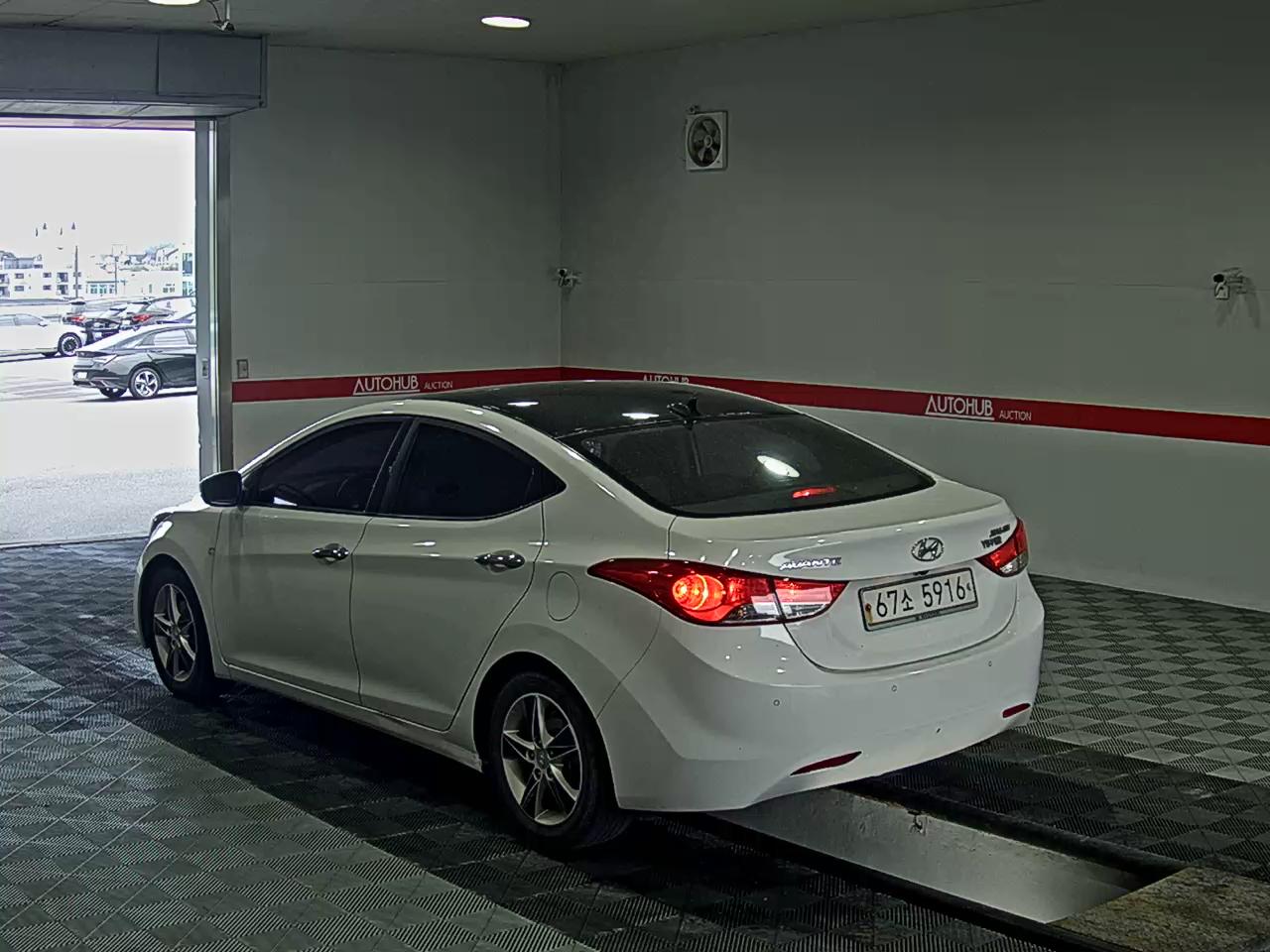 2012 - hyundai avante