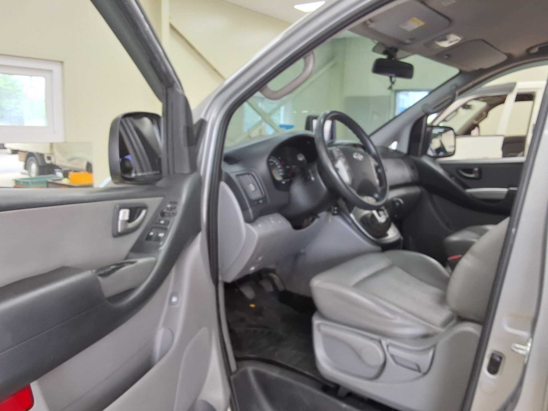2013 - hyundai grand starex