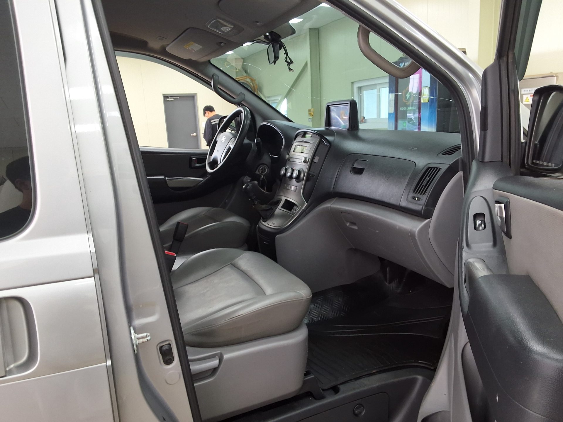 2013 - hyundai grand starex