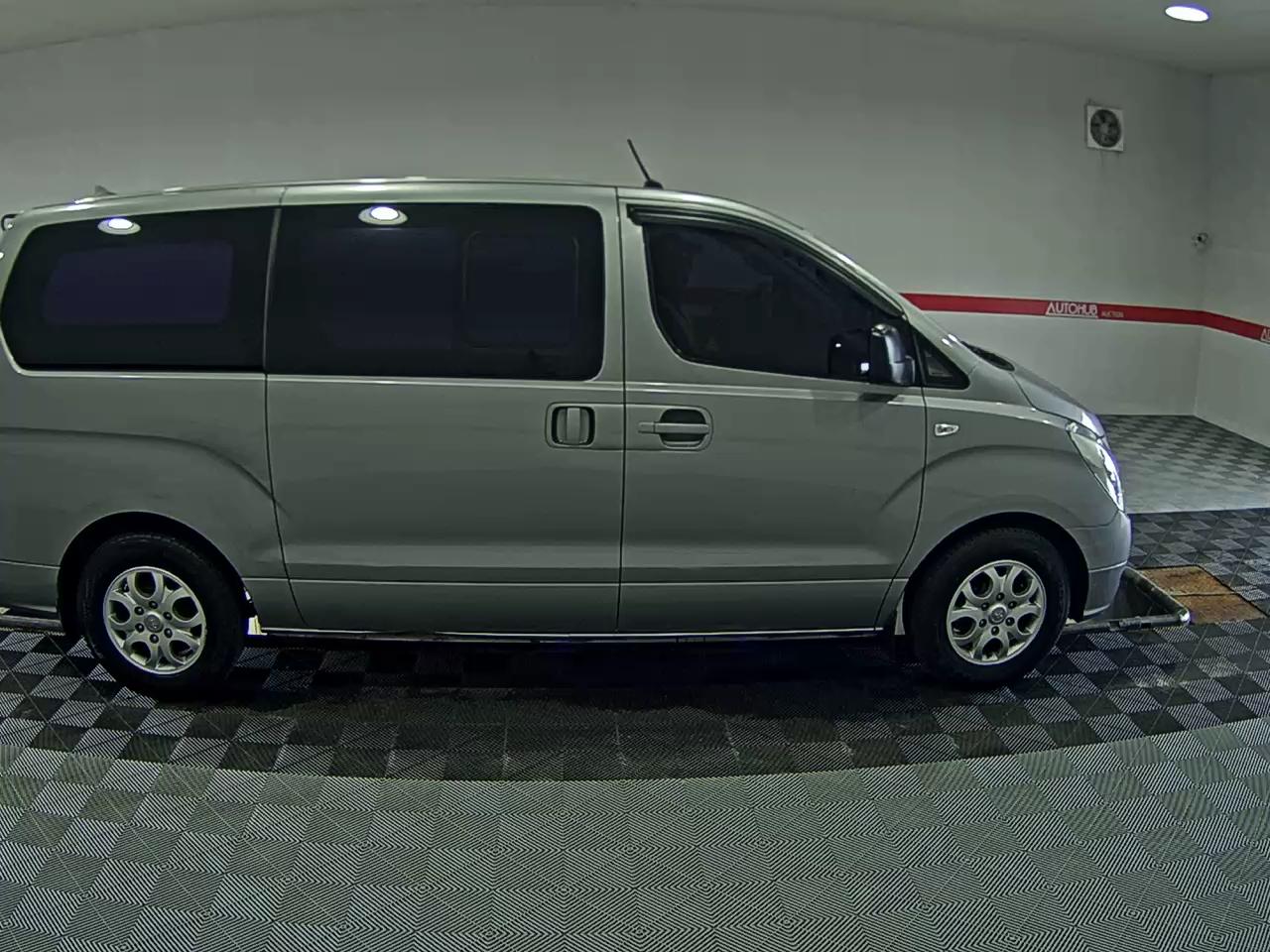 2013 - hyundai grand starex