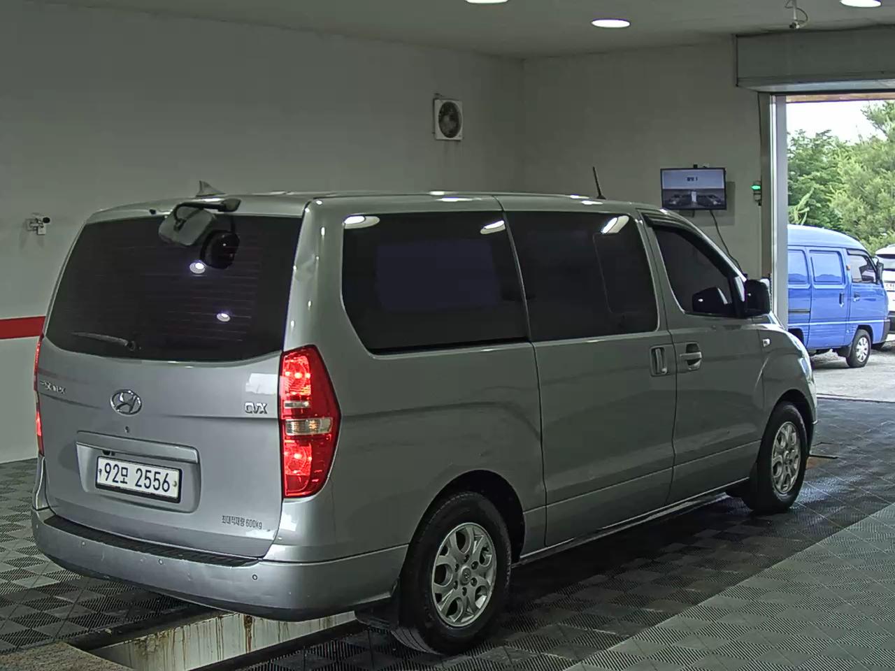 2013 - hyundai grand starex