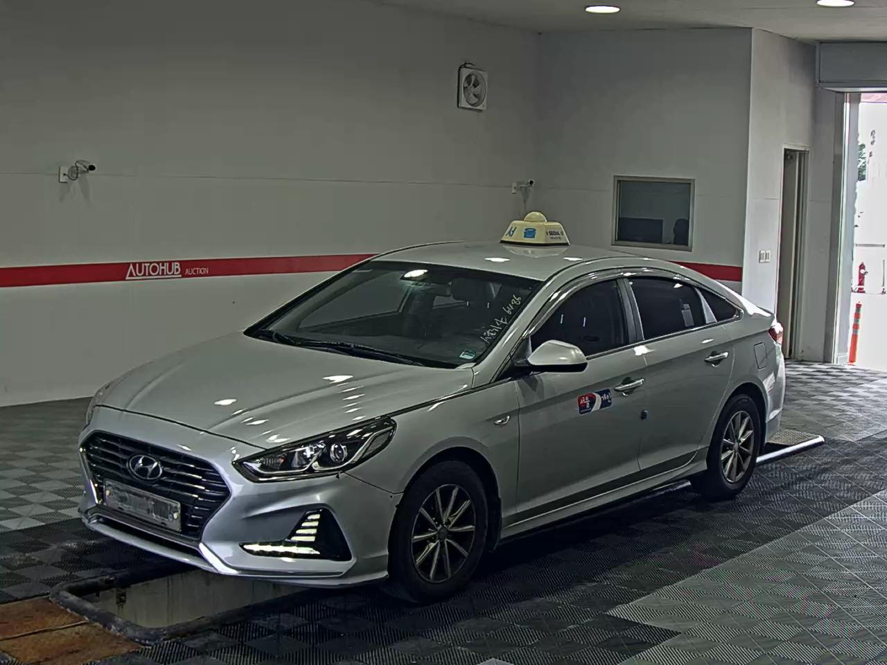 HYUNDAI LF SONATA RISE LPi TAXI