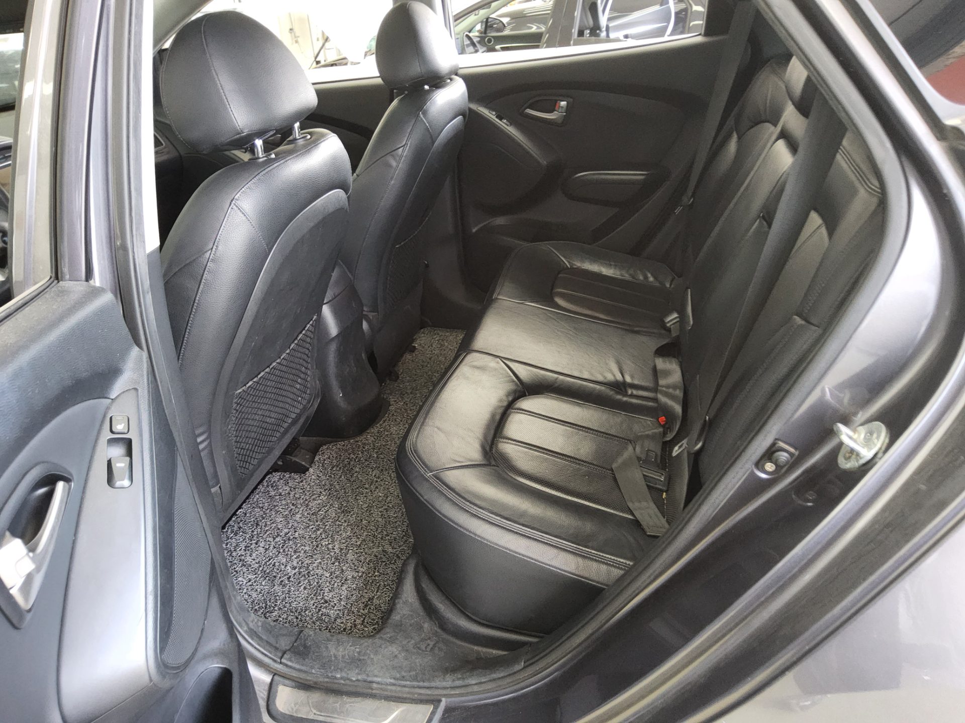 2010 - hyundai tucson