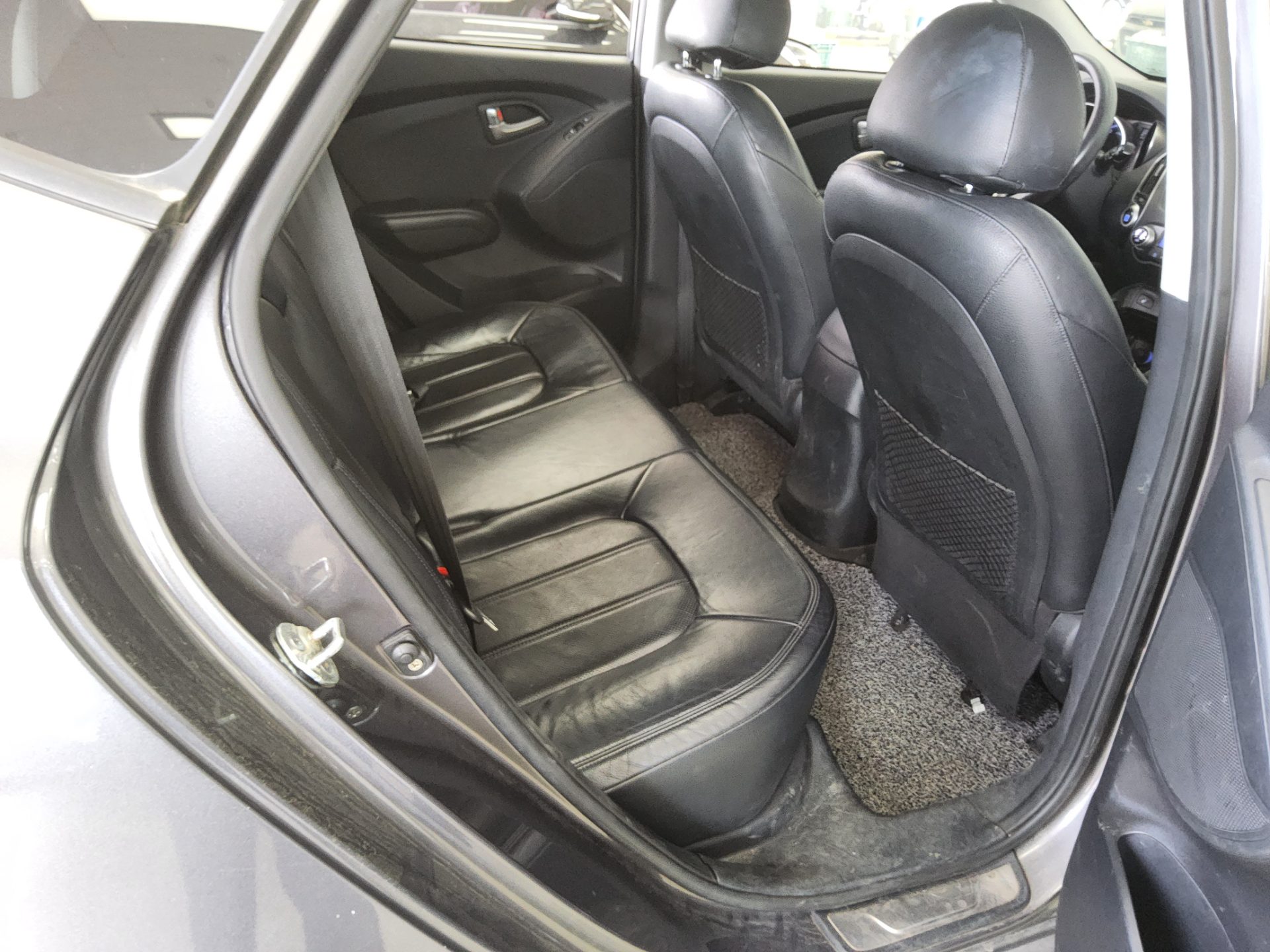 2010 - hyundai tucson