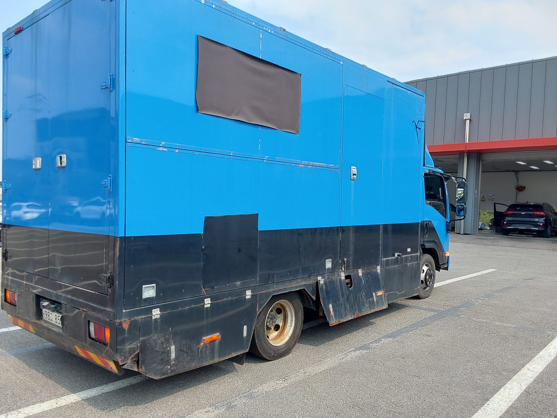 2018 - isuzu elf (6th gen)