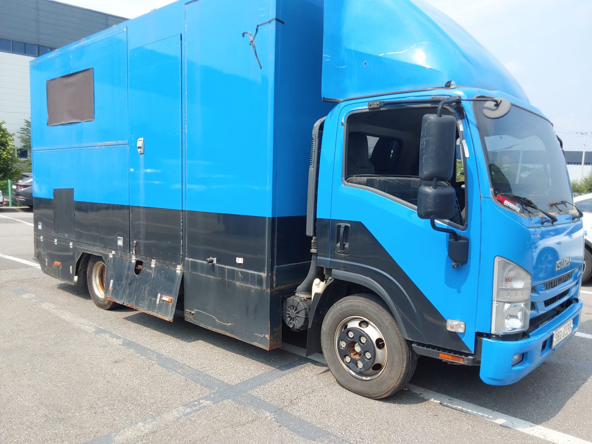 2018 - isuzu elf (6th gen)