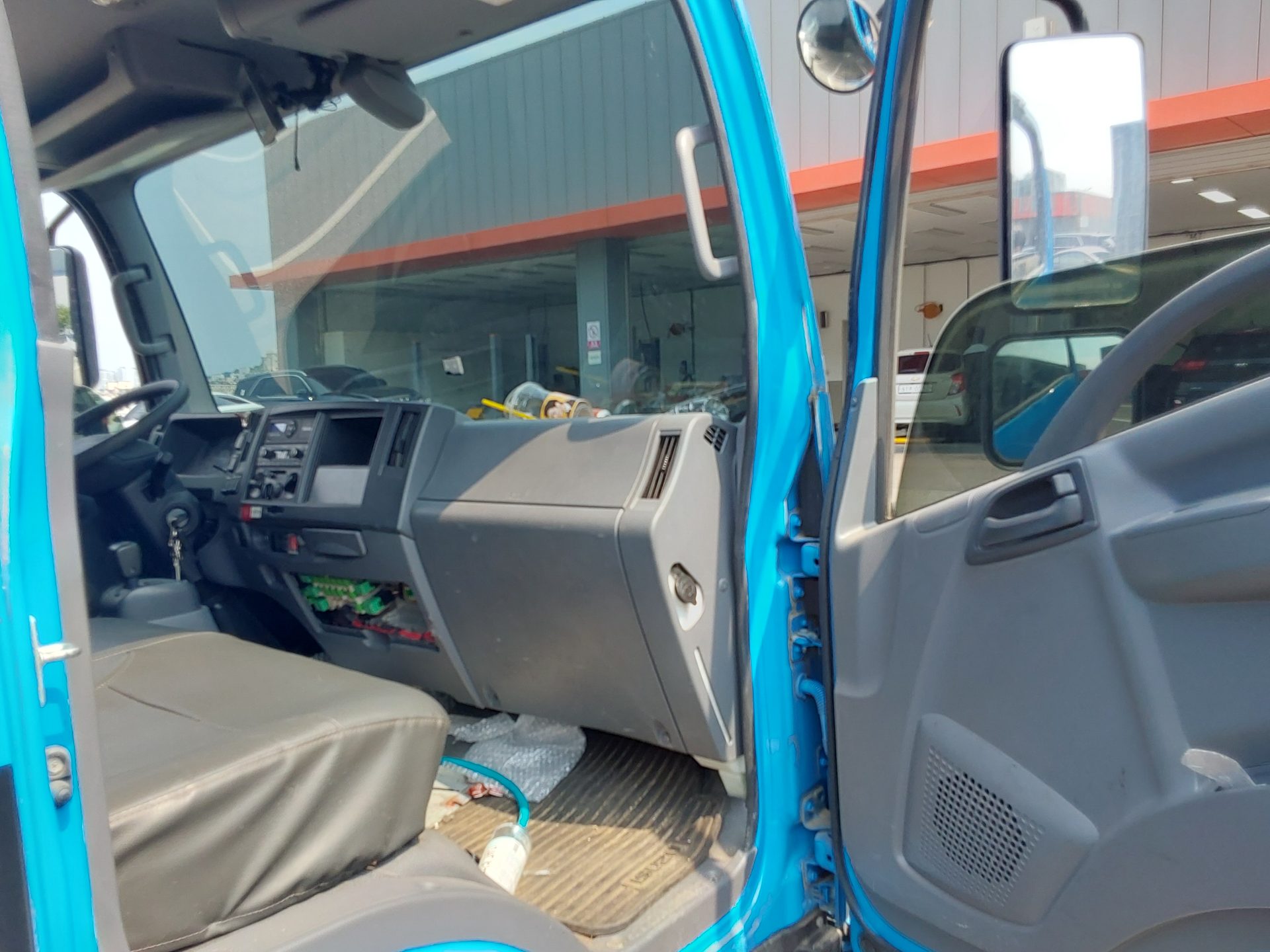 2018 - isuzu elf (6th gen)
