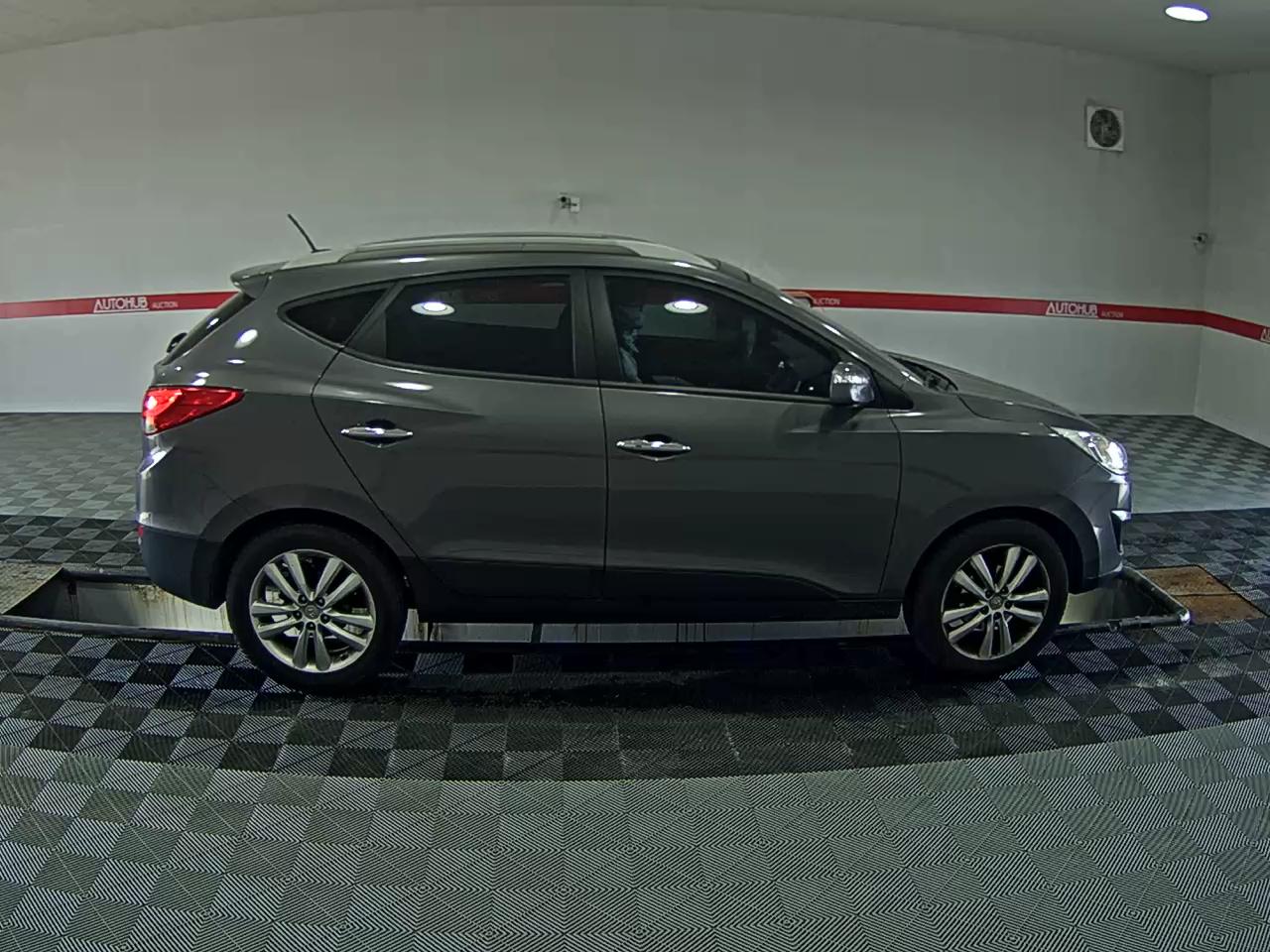 2010 - hyundai tucson