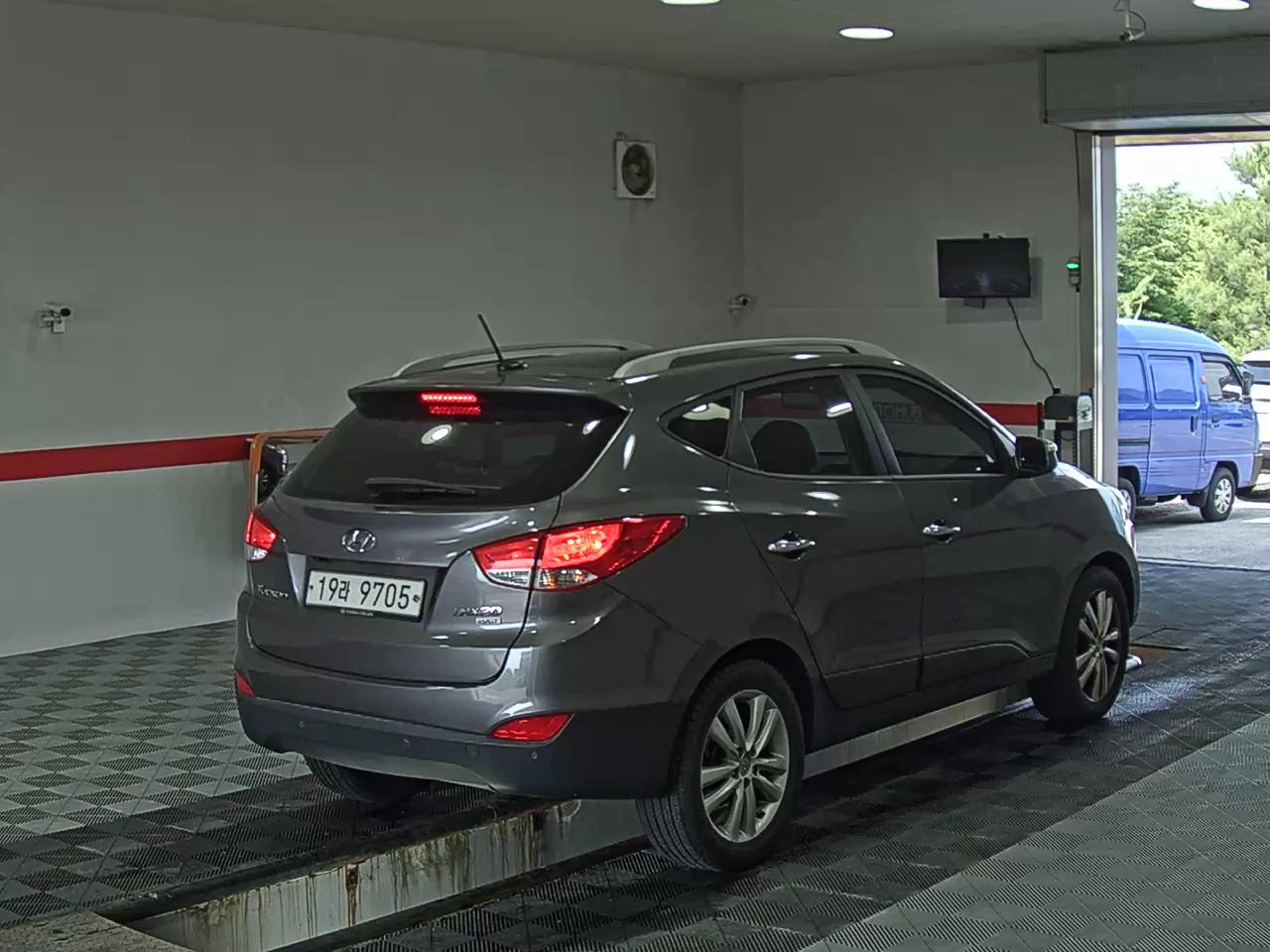 2010 - hyundai tucson