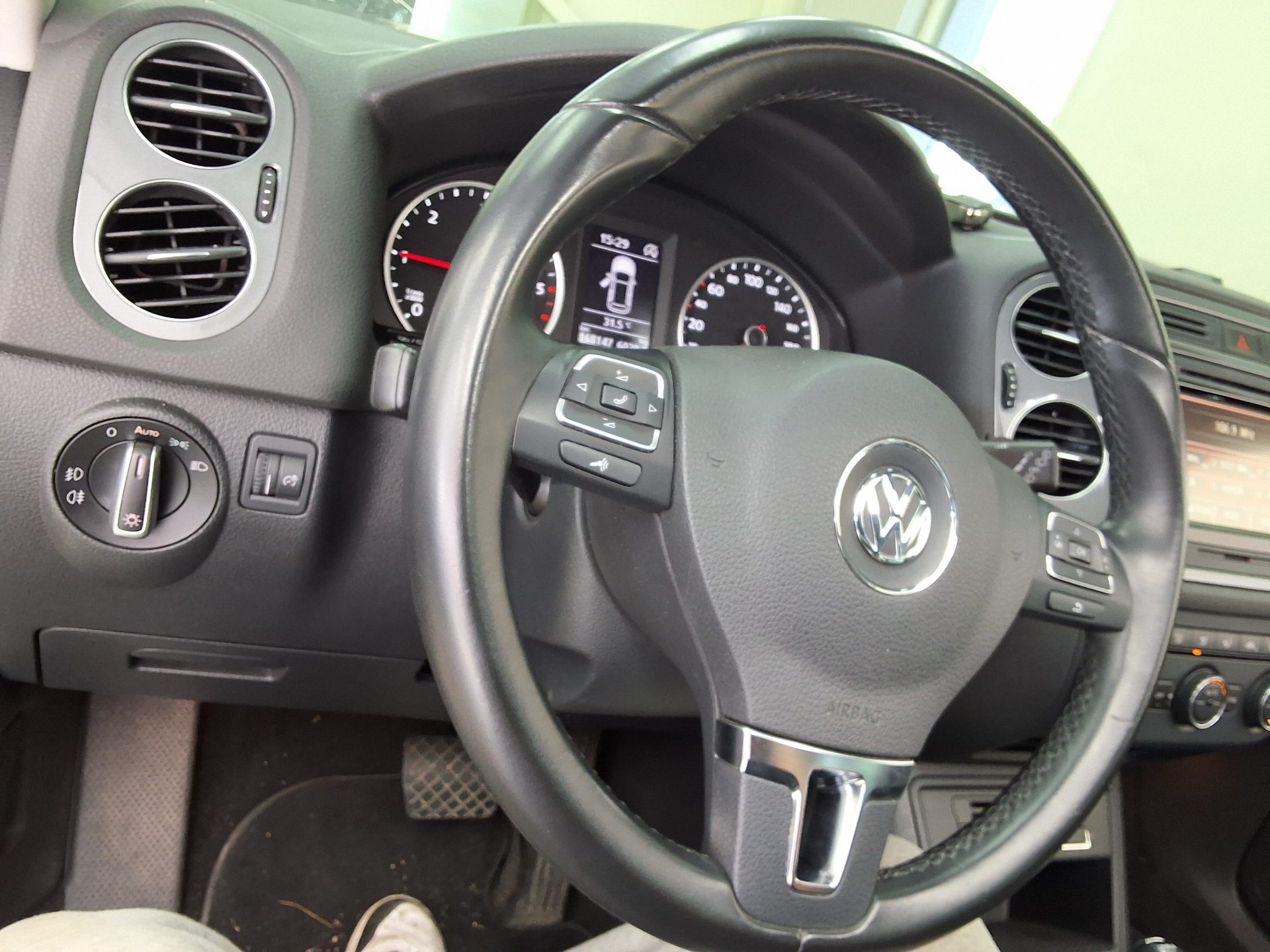 2016 - volkswagen tiguan
