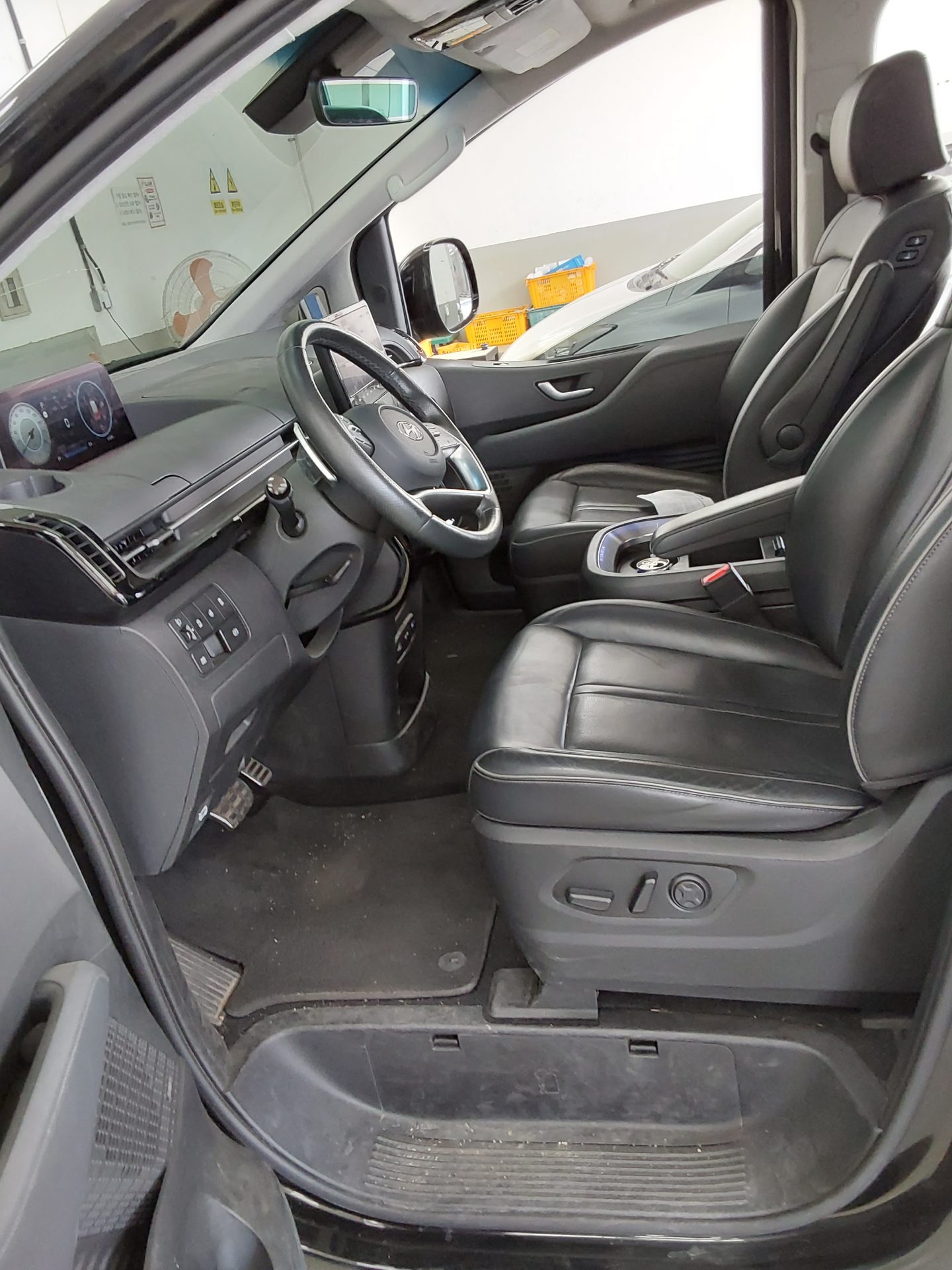 2022 - hyundai staria