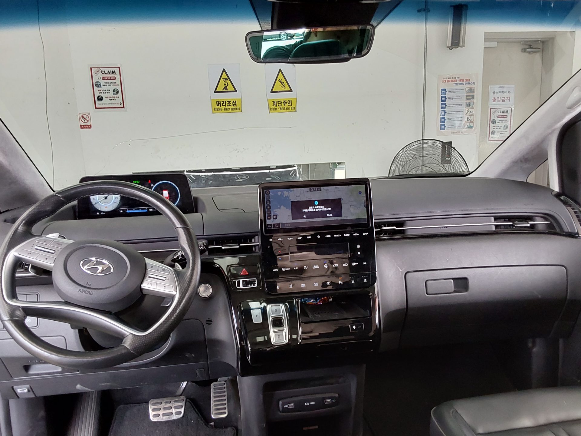 2022 - hyundai staria
