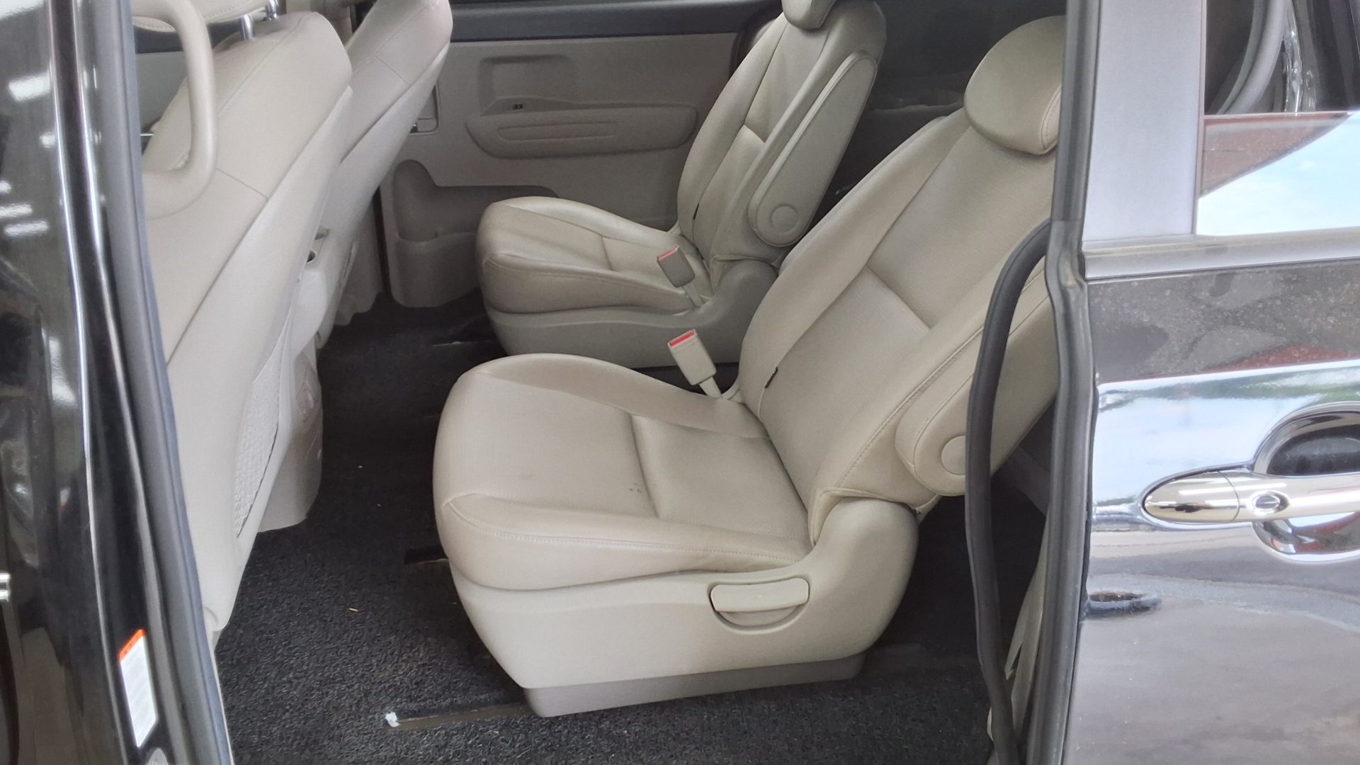 2020 - kia carnival