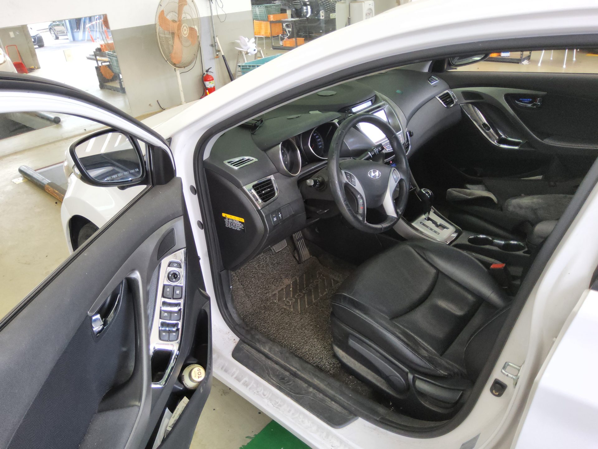 2012 - hyundai avante