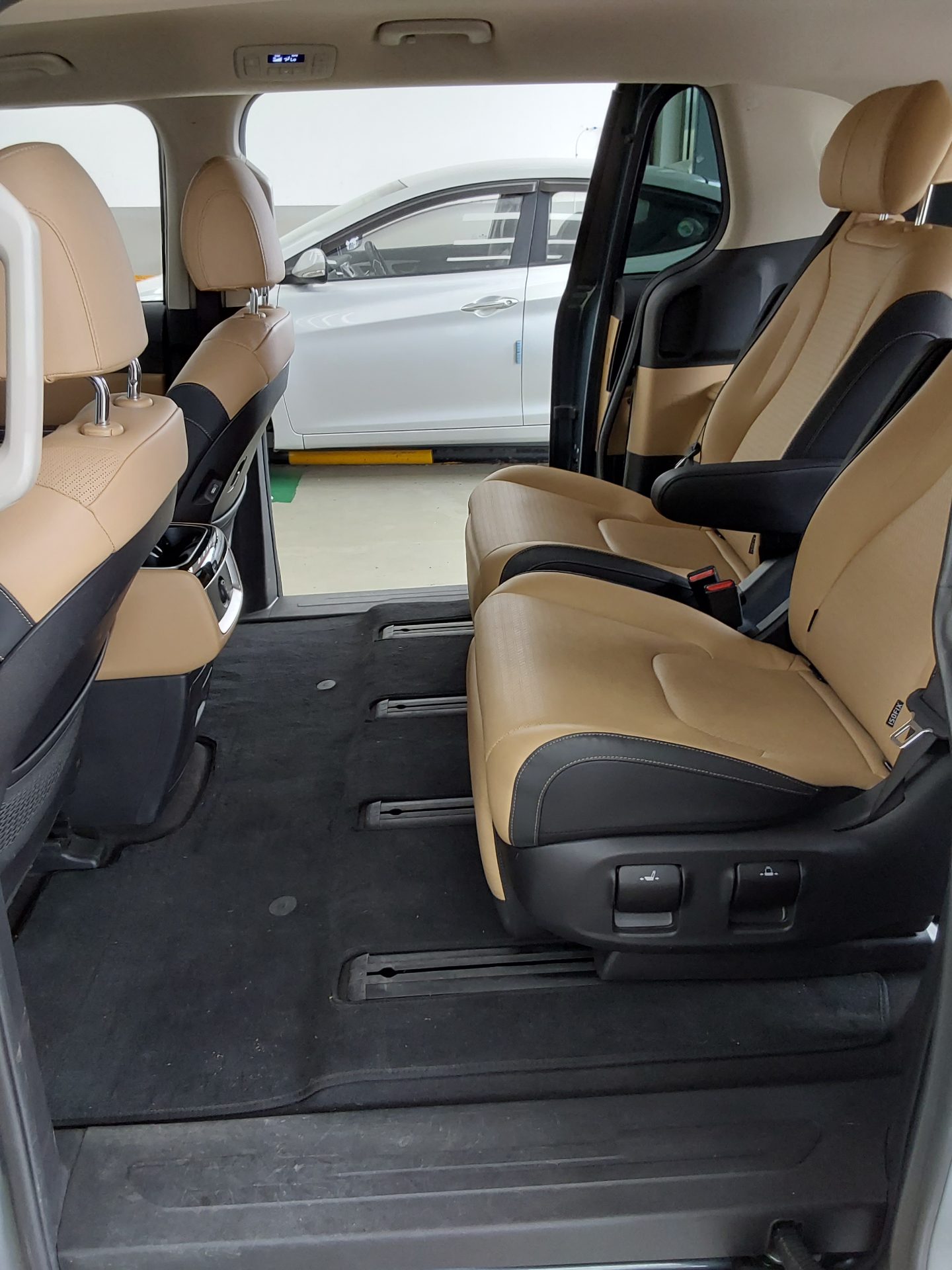 2023 - kia carnival