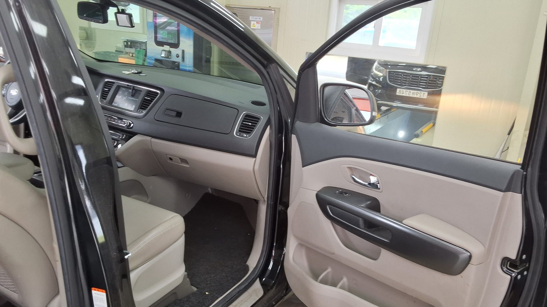 2020 - kia carnival