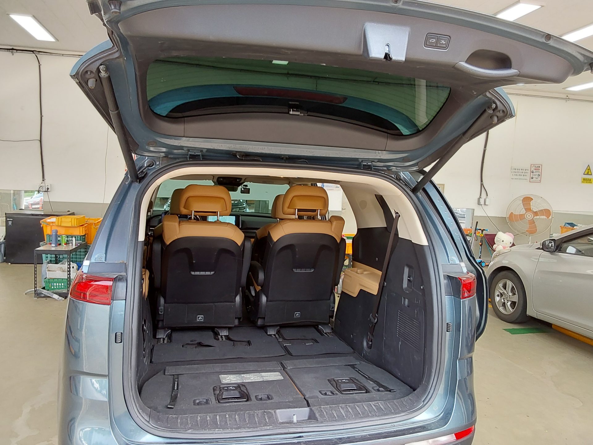 2023 - kia carnival