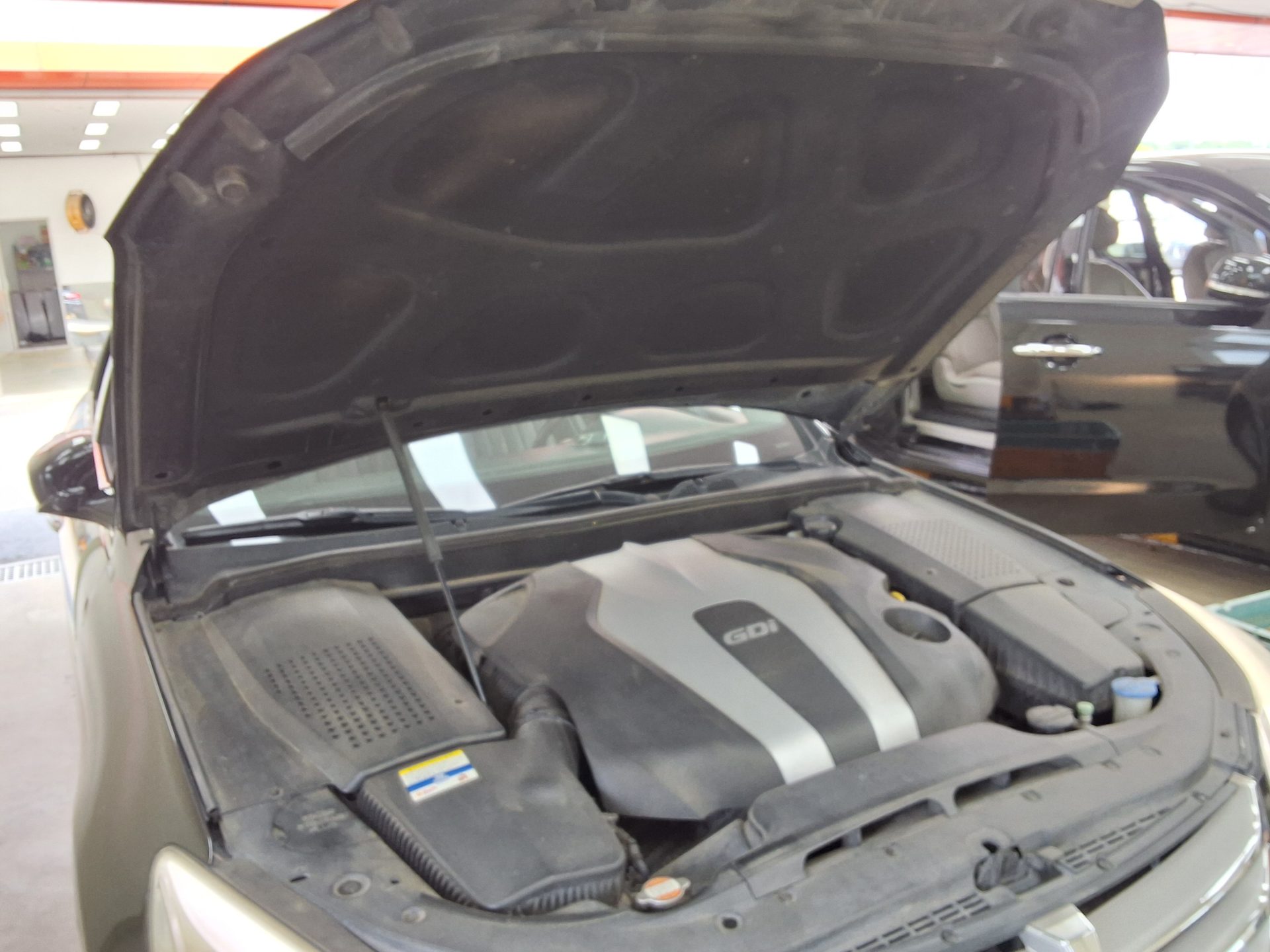 2012 - hyundai bh