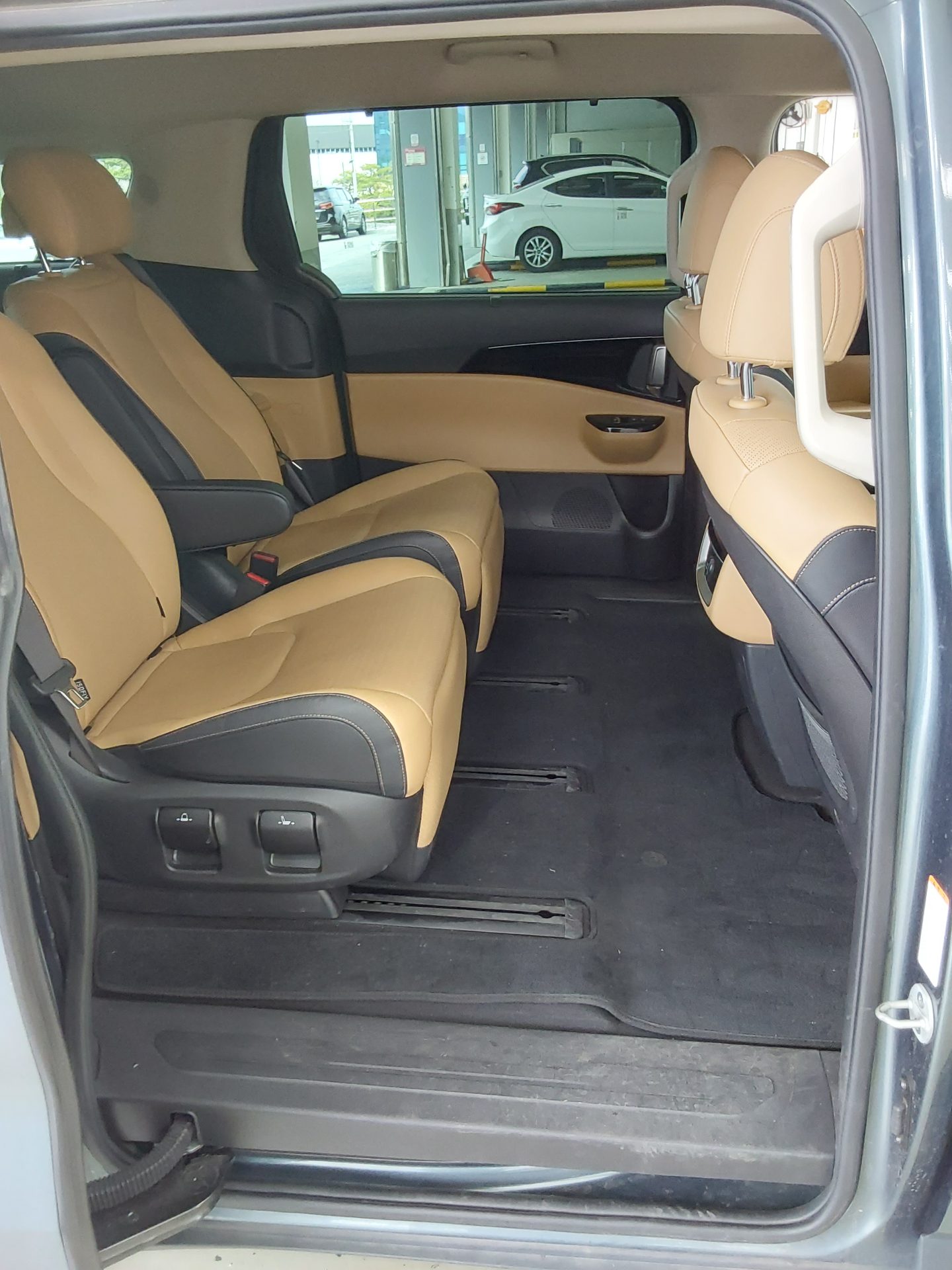 2023 - kia carnival
