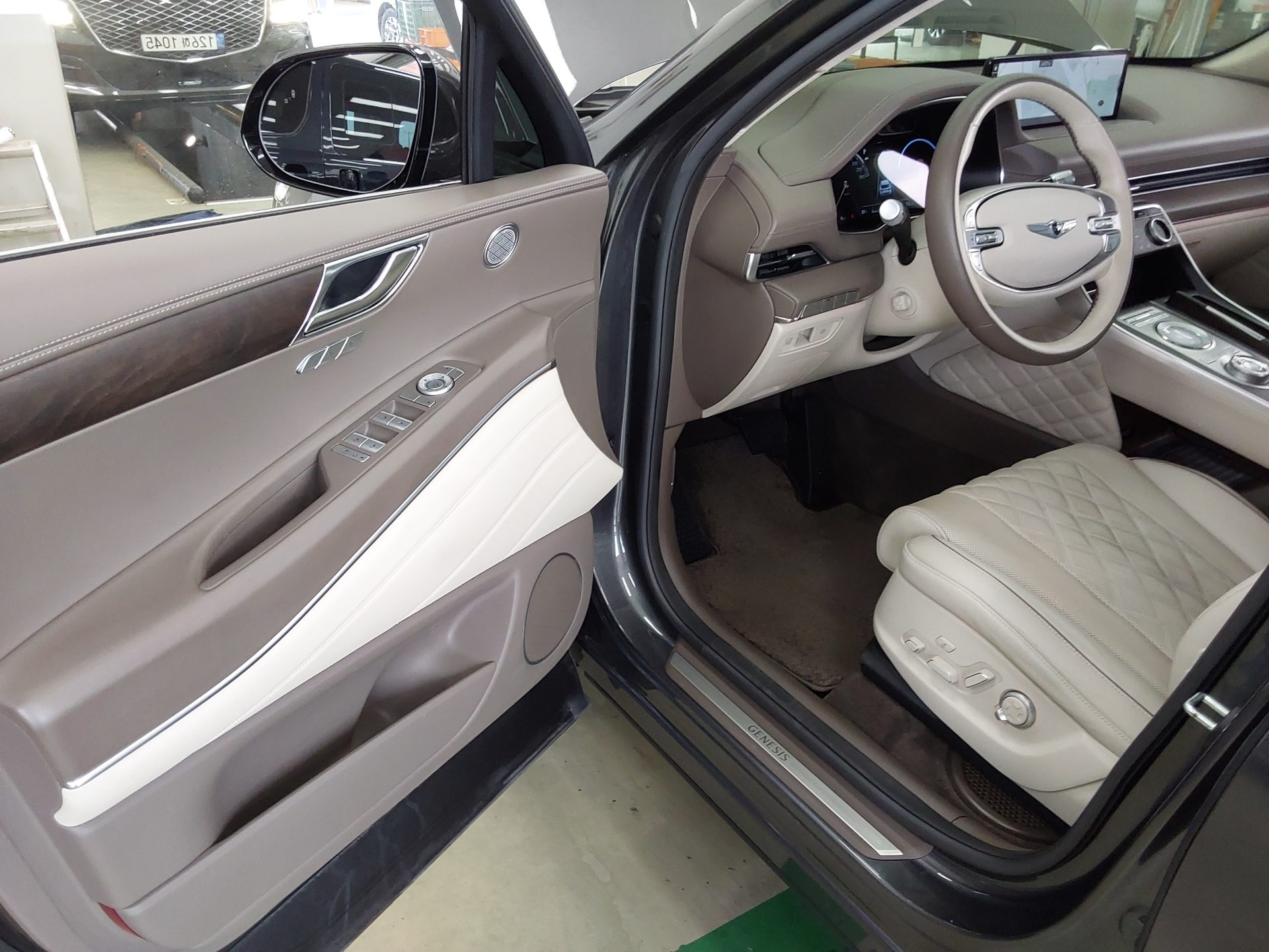2021 - genesis gv80