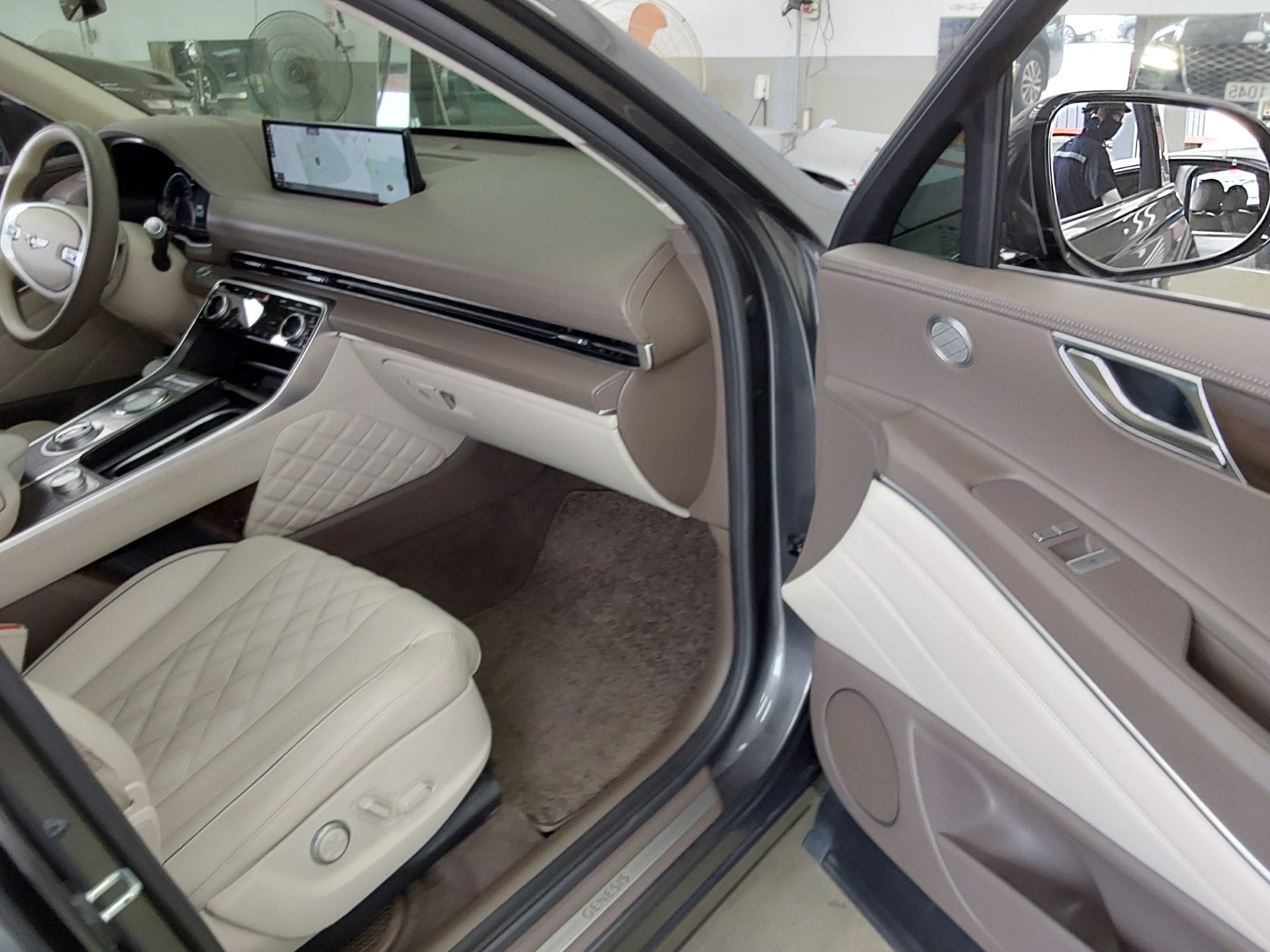 2021 - genesis gv80
