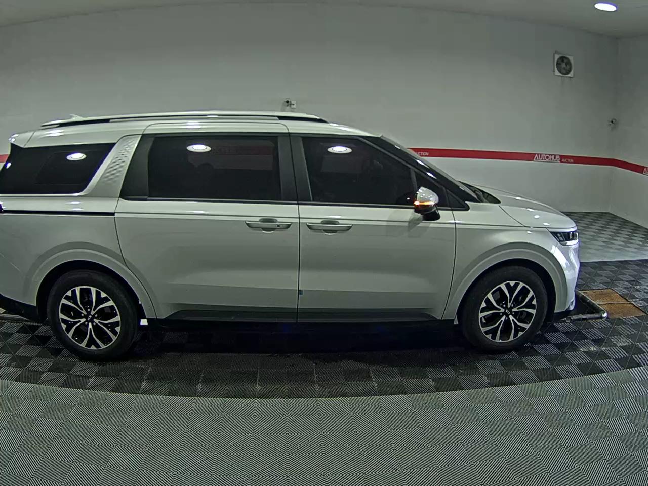 2021 - kia carnival