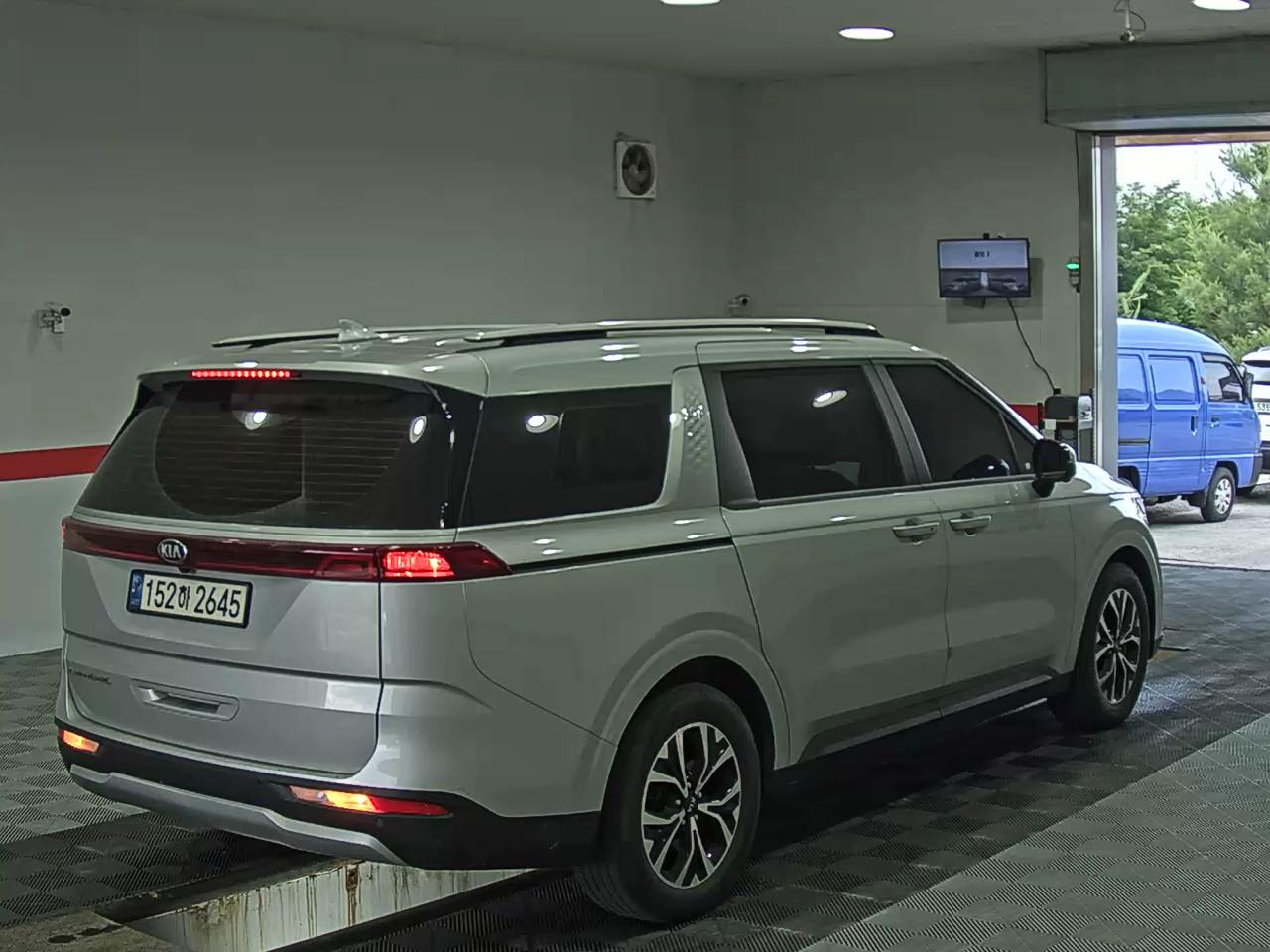 2021 - kia carnival