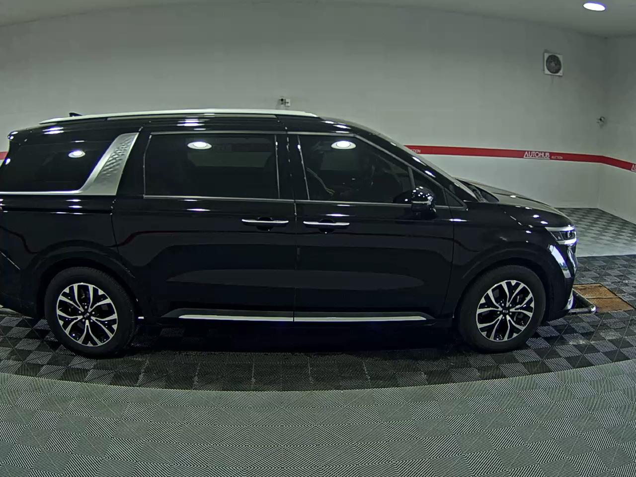 2021 - kia carnival