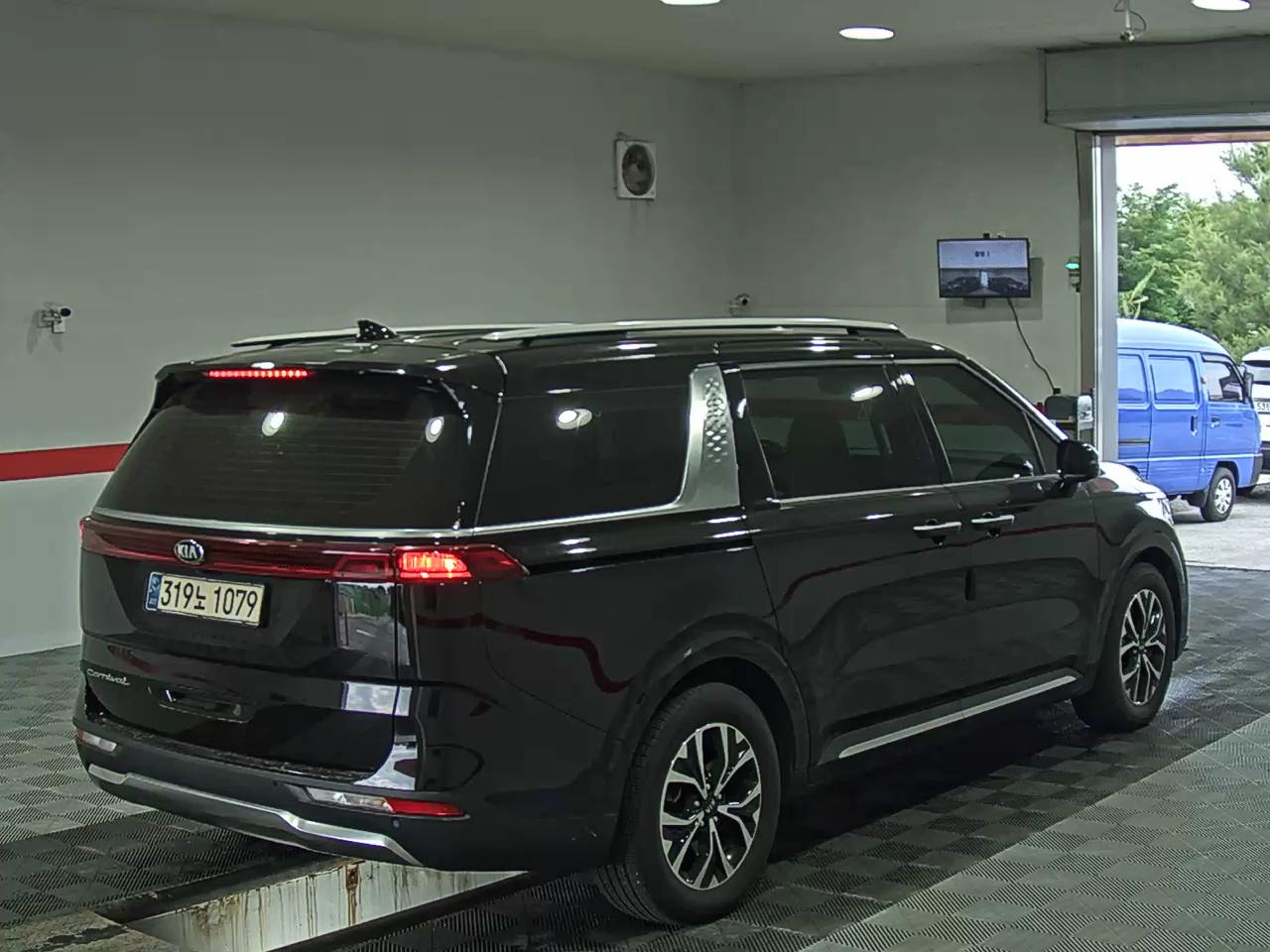 2021 - kia carnival