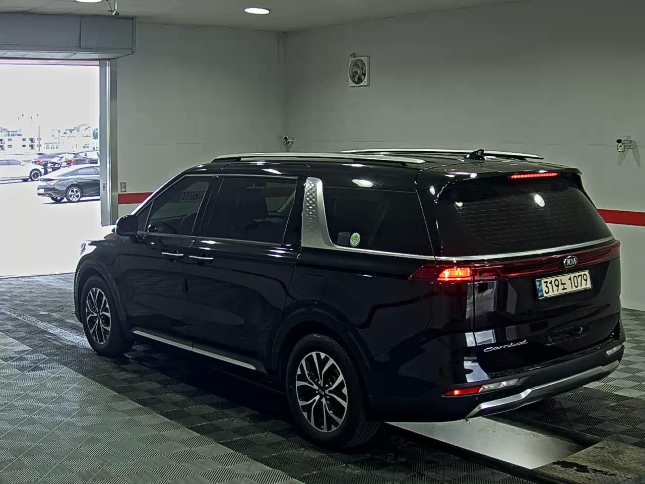 2021 - kia carnival