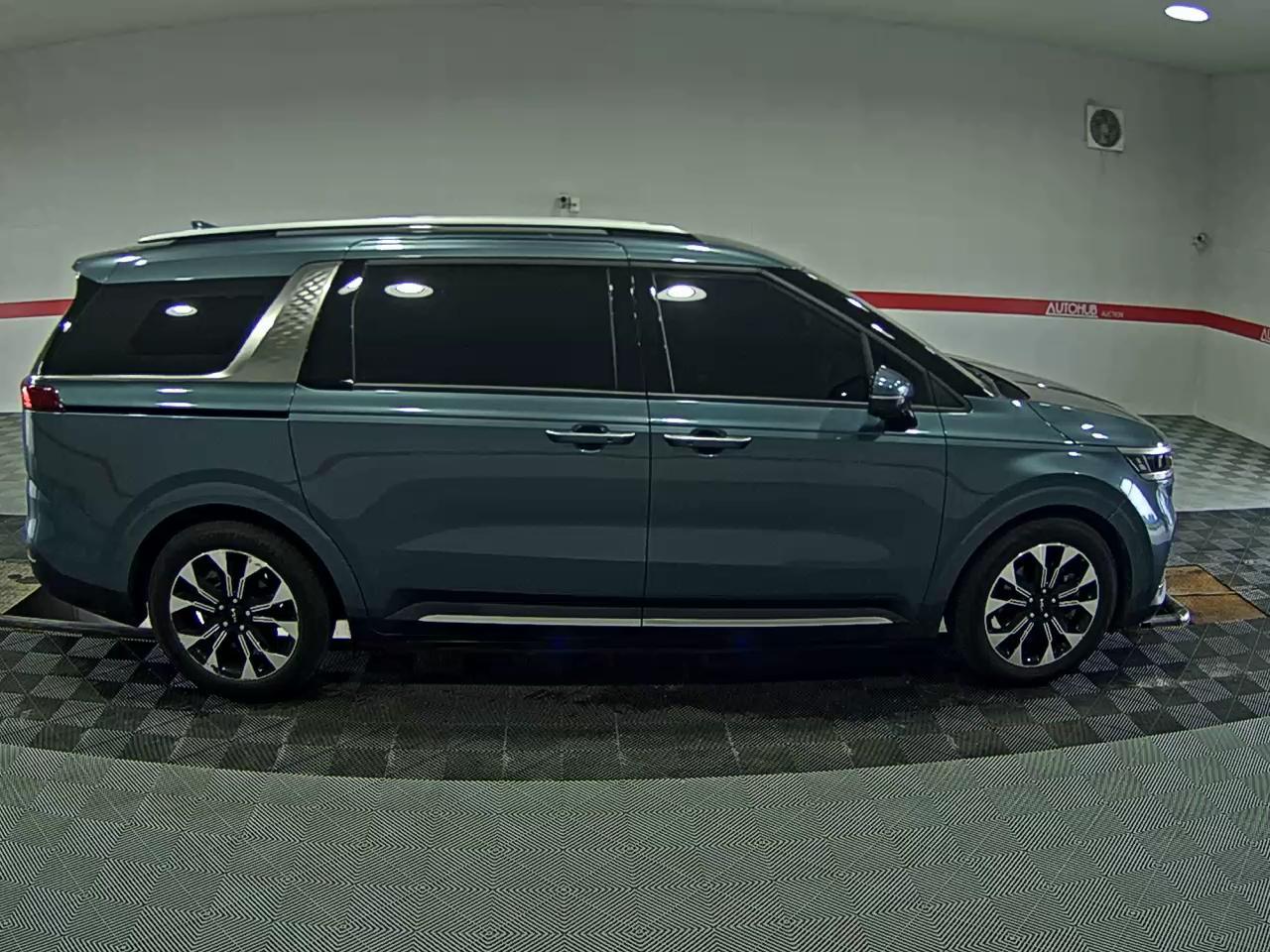 2023 - kia carnival