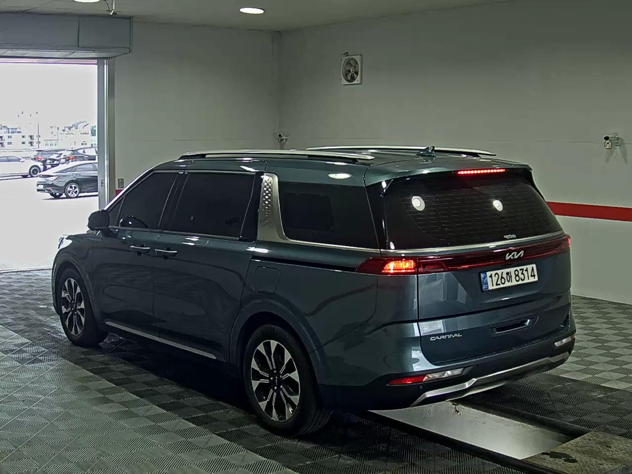 2023 - kia carnival