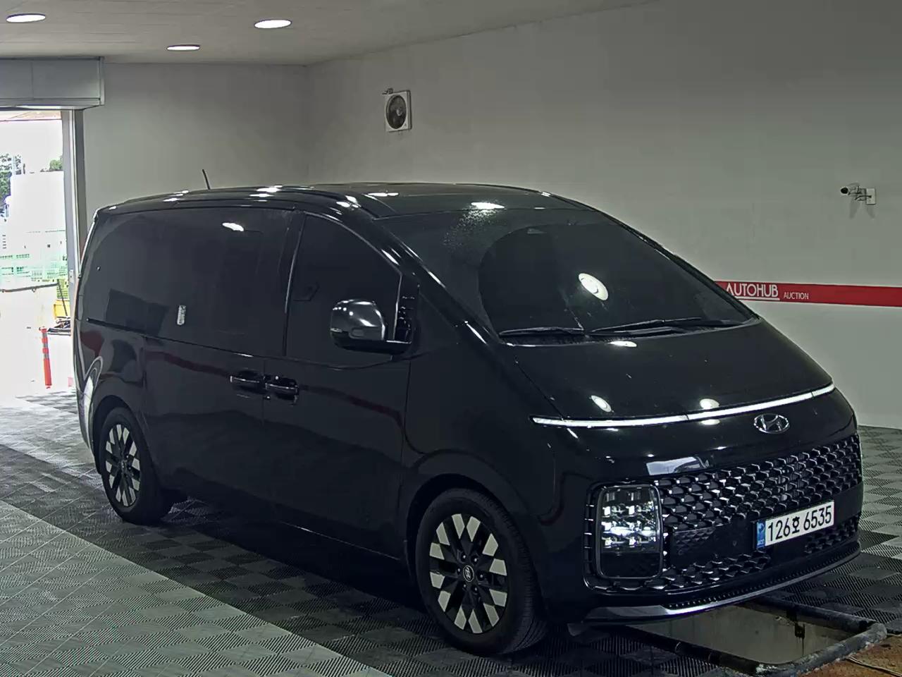 2022 - hyundai staria